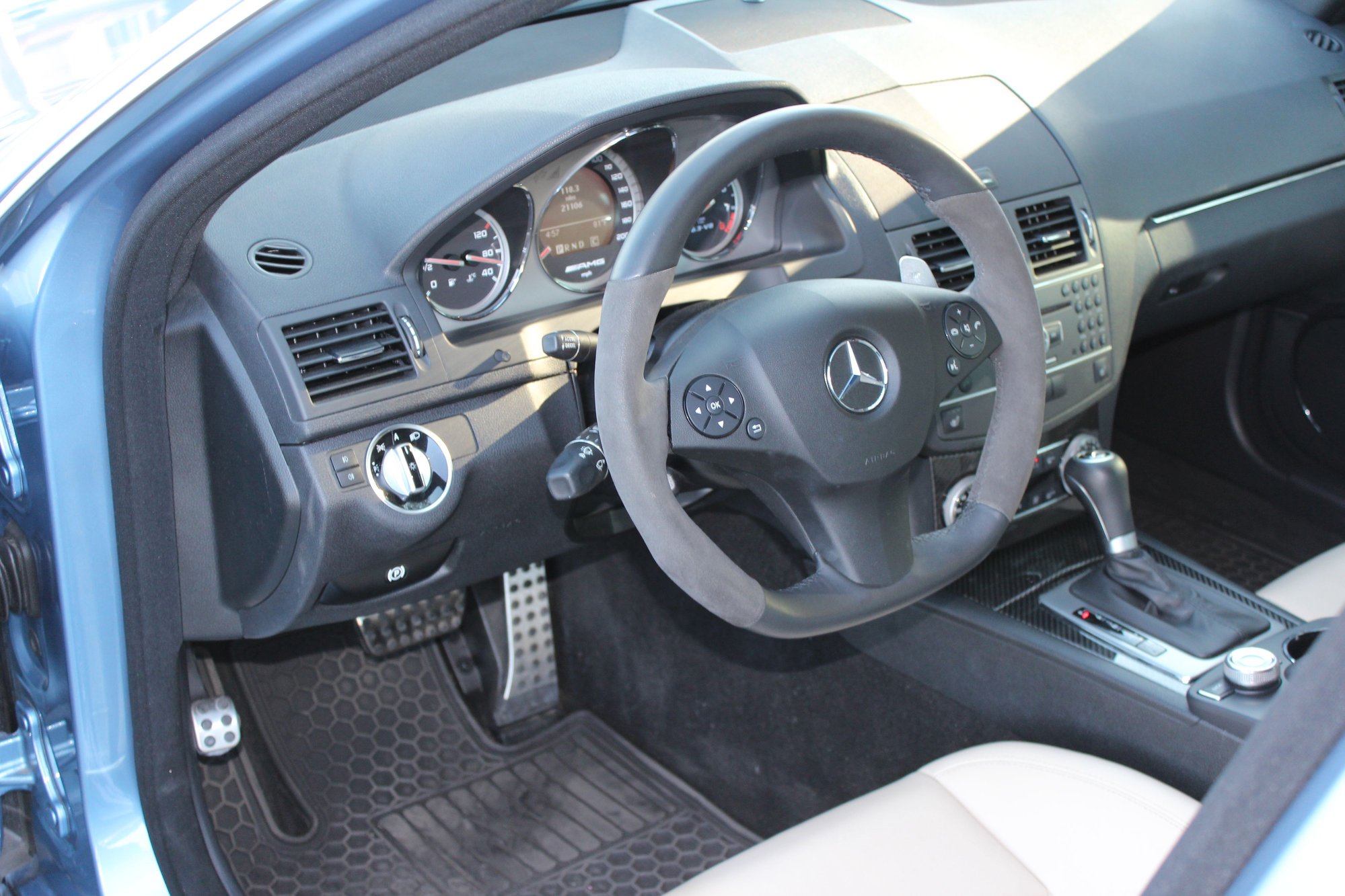 2011 Mercedes-Benz C63 AMG - 2011 C63 w/ P31 Development Package  21,770 miles - Used - VIN WDDGF7HB8BF587663 - 21,890 Miles - 8 cyl - 2WD - Automatic - Sedan - Blue - Morgan Hill, CA 95037, United States