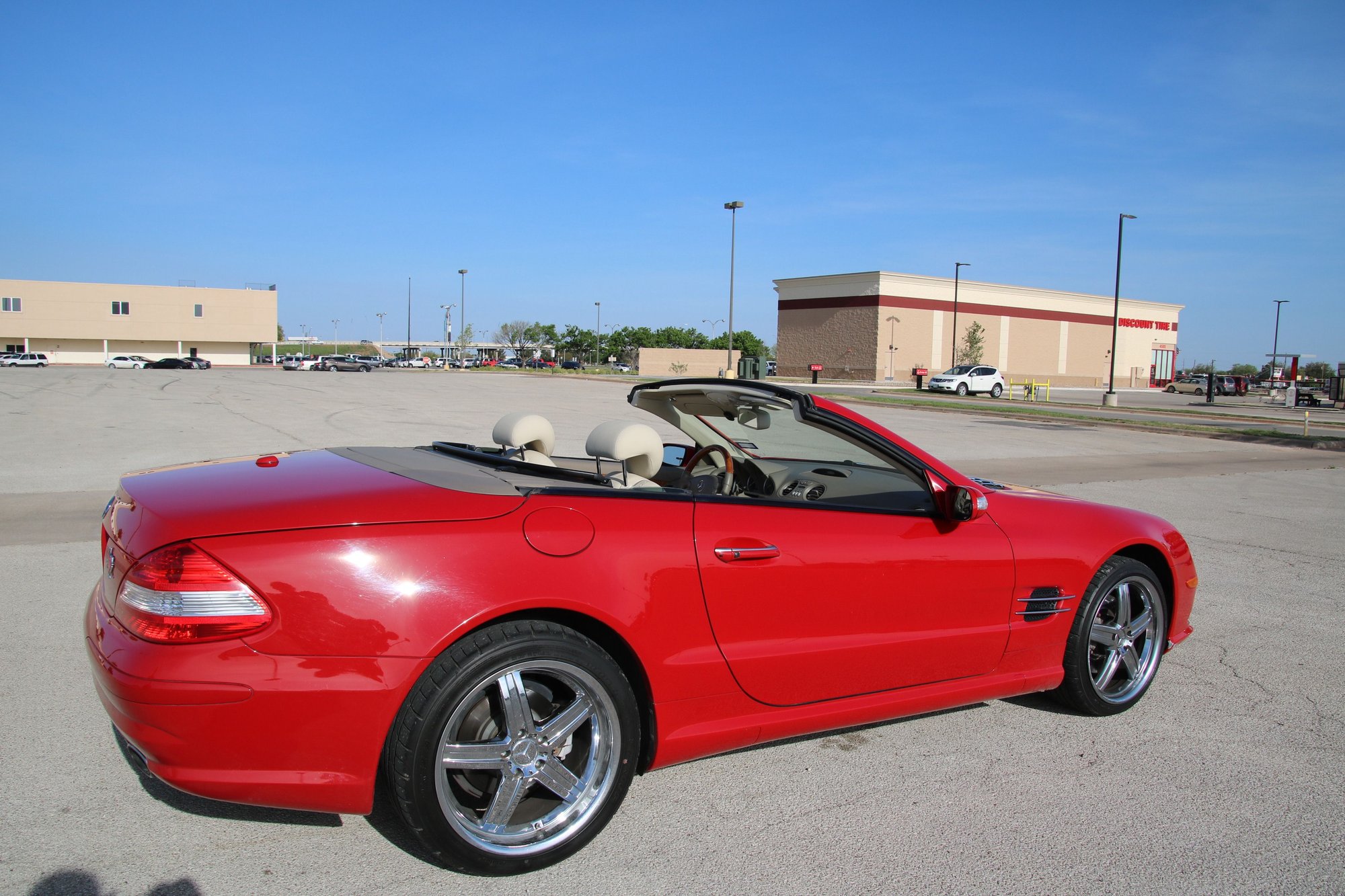 2007 Mercedes-Benz S550 - 2007 SL550 - Mars Red / Sand - under 30k miles (CarFax attached) - Used - VIN WDBSK71F97F133084 - 29,264 Miles - 8 cyl - 2WD - Automatic - Convertible - Red - Abilene, TX 79605, United States