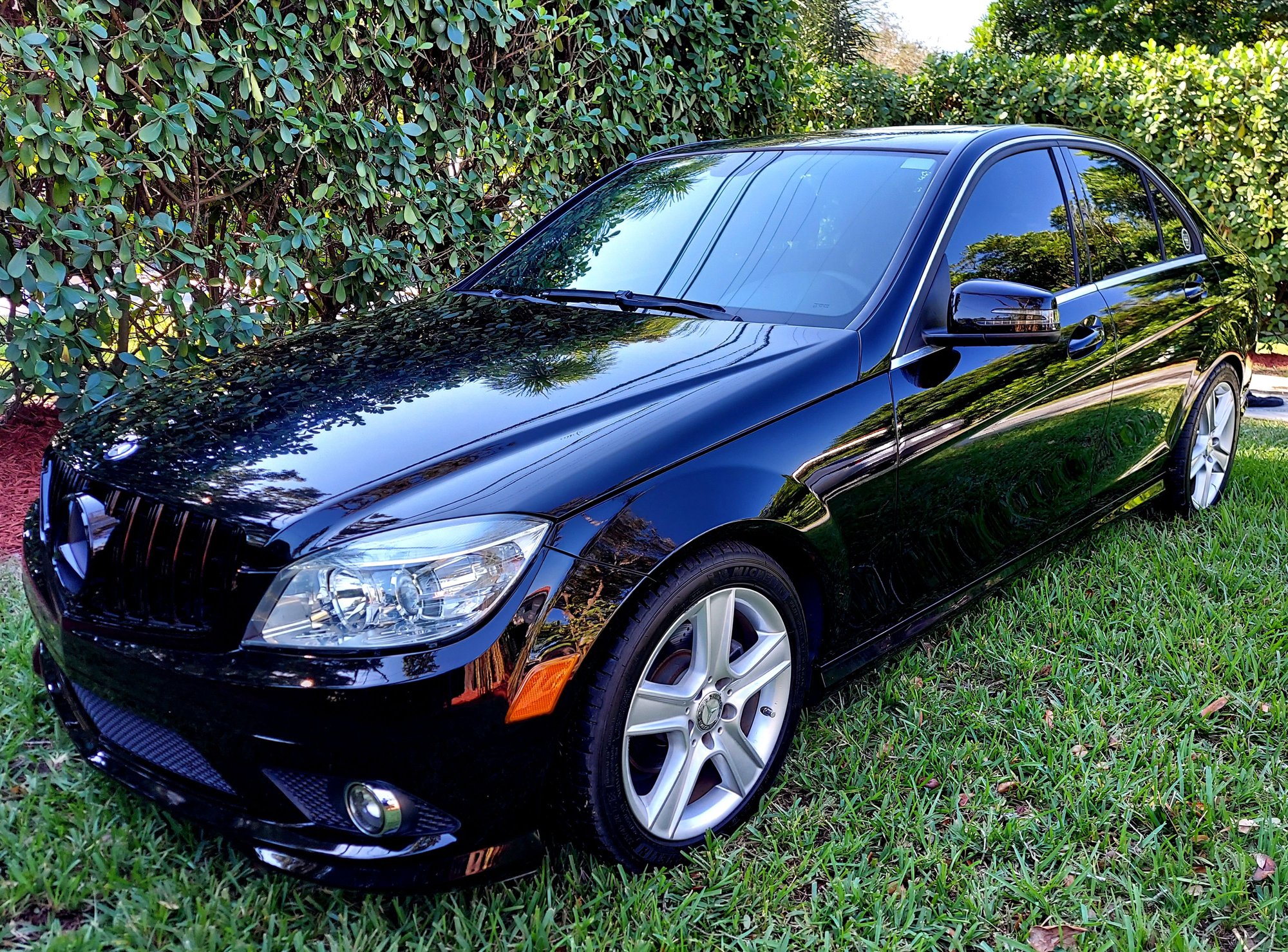 2010 Mercedes-Benz C300 - C300 2010 MANUAL TRANSMISSION - Used - VIN WDDGF5EB0AR114104 - 6 cyl - 2WD - Manual - Sedan - Black - South Miami, FL 33155, United States