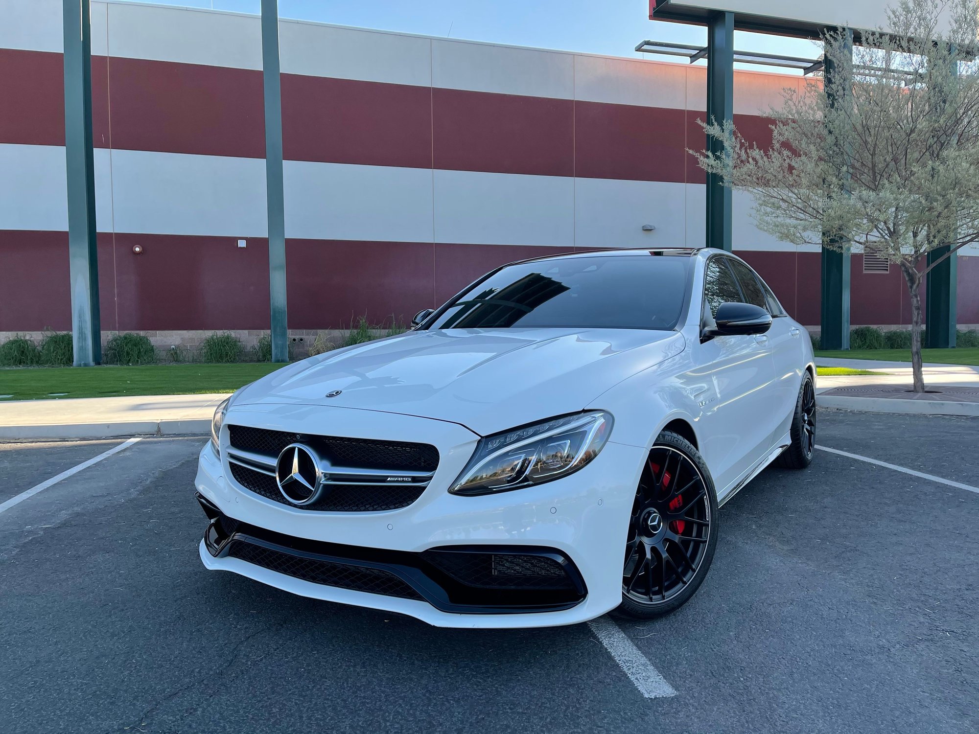 2018 Mercedes-Benz C63 AMG S - 2018 Mercedes Benz C63S AMG - Used - VIN 55SWF8HB9JU247919 - 32,256 Miles - 8 cyl - 2WD - Automatic - Sedan - White - Tempe, AZ 85281, United States