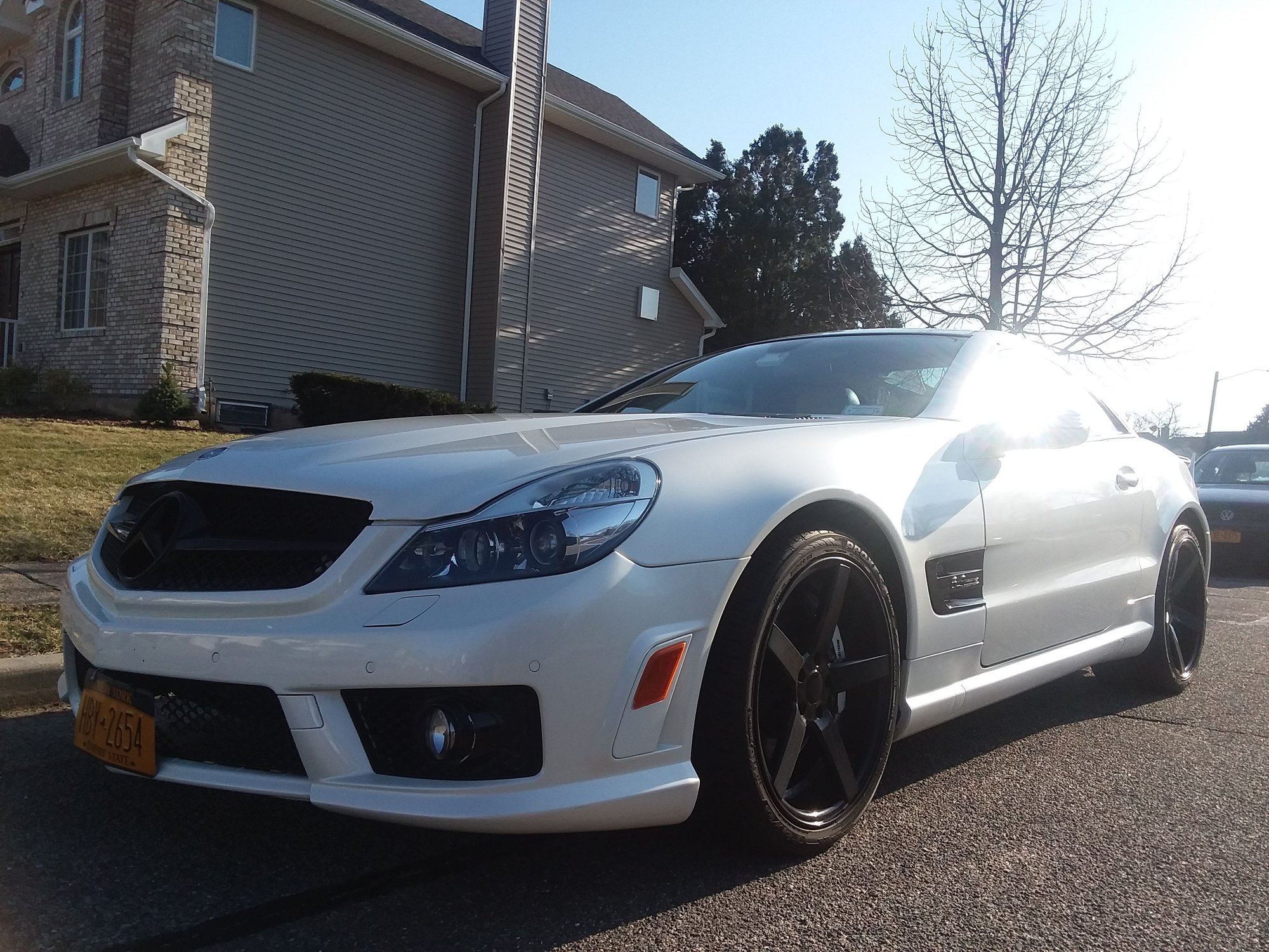 2007 Mercedes-Benz SL550 - 07 SL550 DESIGNO ROADSTER CONVERTED 2011 SL63 AMG BODY-BRAKES-EXHAUST WHITE W/WHITE - Used - VIN WDBSK71F77F133374 - 77,000 Miles - 8 cyl - 2WD - Automatic - Convertible - White - Syosset, NY 11791, United States