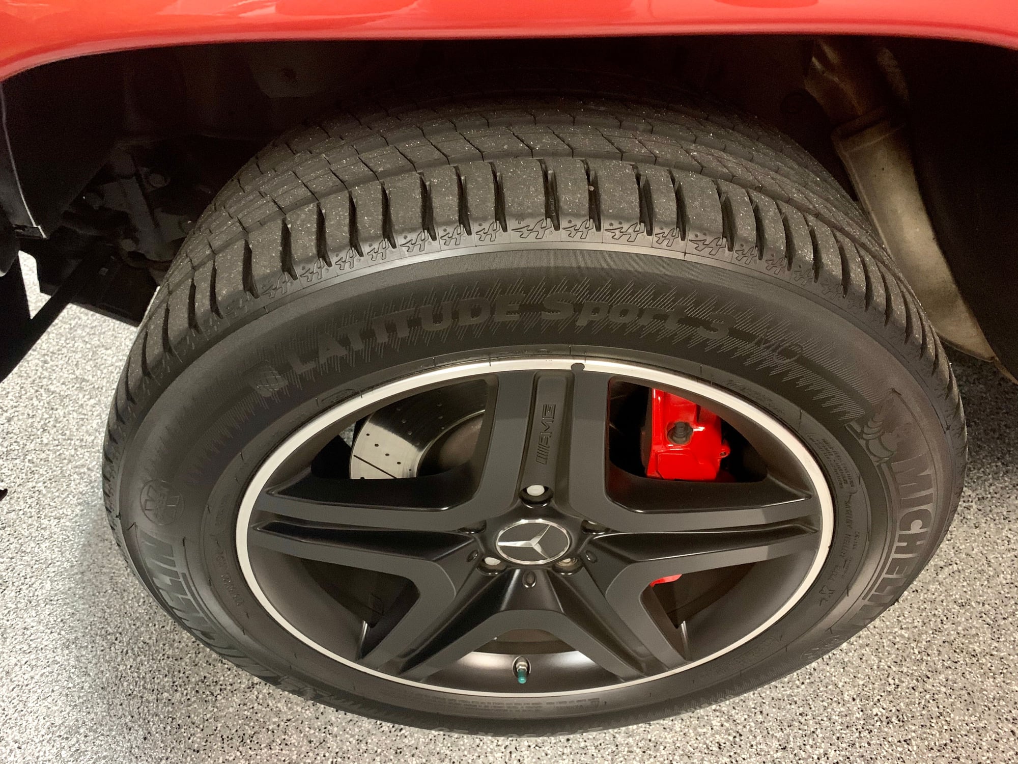 Wheels and Tires/Axles - 20” Factory OEM Wheels with Michelin Latitude tires with less than 200 miles. - Used - 2016 Mercedes-Benz G63 AMG - Anderson, SC 29621, United States