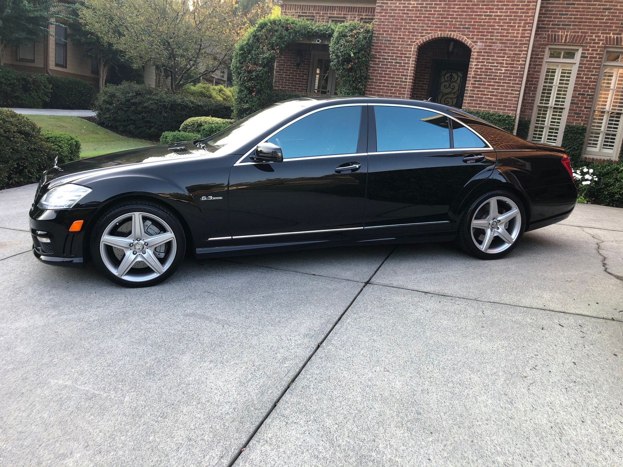 2010 Mercedes-Benz S63 AMG - 2010 Mercedes Benz S63 - Used - VIN WDDNG7HB1AA304052 - 39,228 Miles - 8 cyl - 2WD - Automatic - Black - Kennesaw, GA 30152, United States