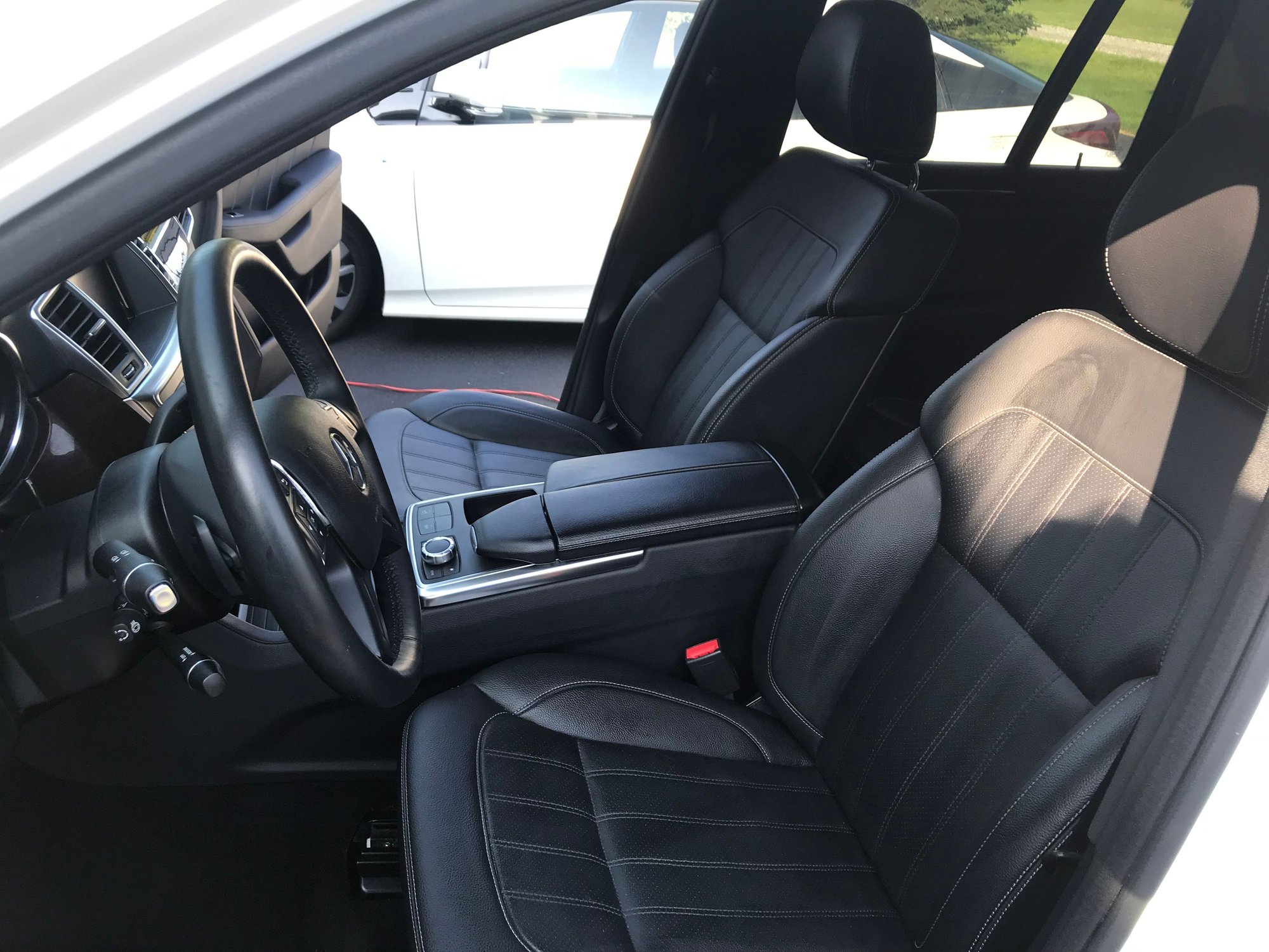 2015 Mercedes-Benz GL350 - Beautiful GL350 Low miles and carefully maintained - Used - VIN 4JGDF2EE0FA528927 - 33,000 Miles - 6 cyl - AWD - Automatic - SUV - White - Hollis, NH 03049, United States