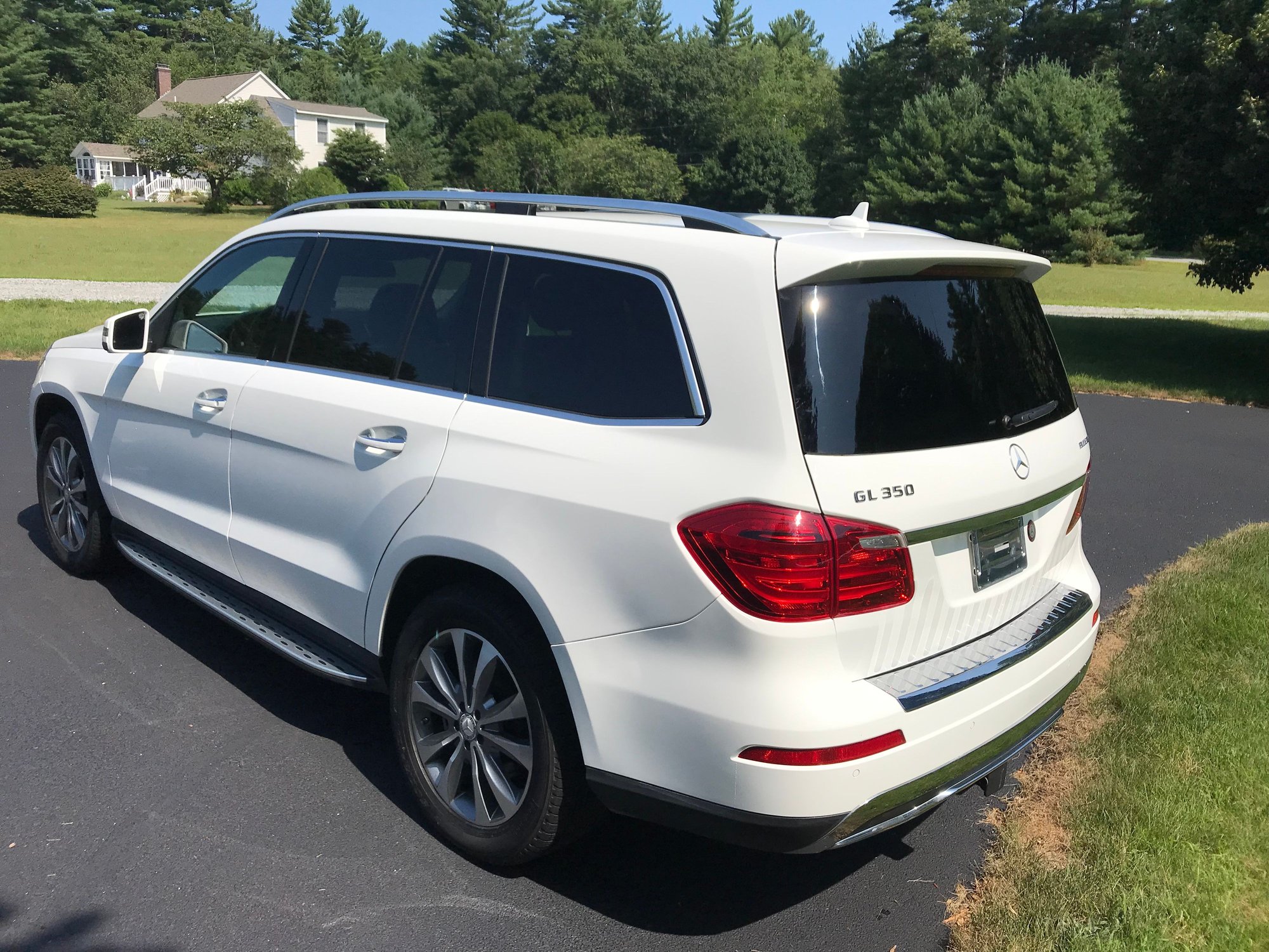 2015 Mercedes-Benz GL350 - Beautiful GL350 Low miles and carefully maintained - Used - VIN 4JGDF2EE0FA528927 - 33,000 Miles - 6 cyl - AWD - Automatic - SUV - White - Hollis, NH 03049, United States