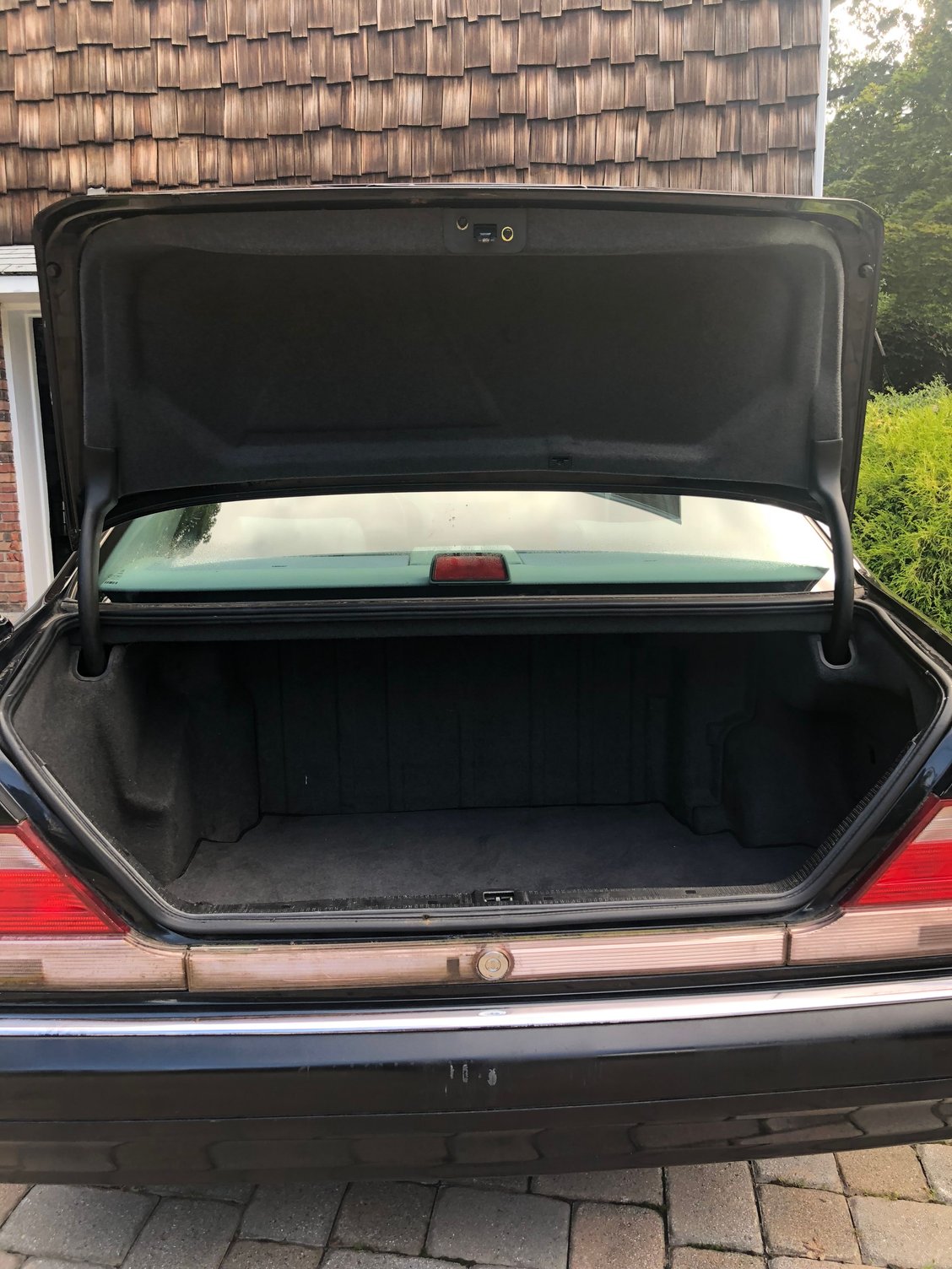 1997 Mercedes-Benz S320 - 1997 Mercedes Benz s320 Black with grey interior - Used - VIN wdbga33g9va357022 - 149,000 Miles - Automatic - Sedan - Black - Fort Lee, NJ 07024, United States