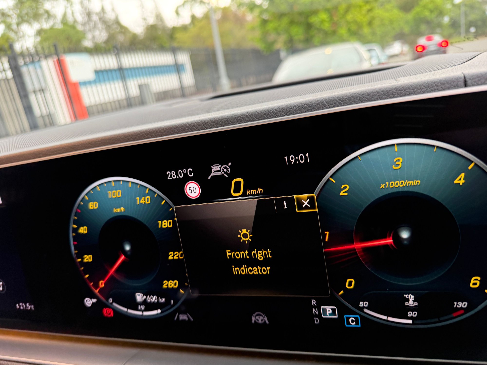 Both front indicators show error and do not turn amber