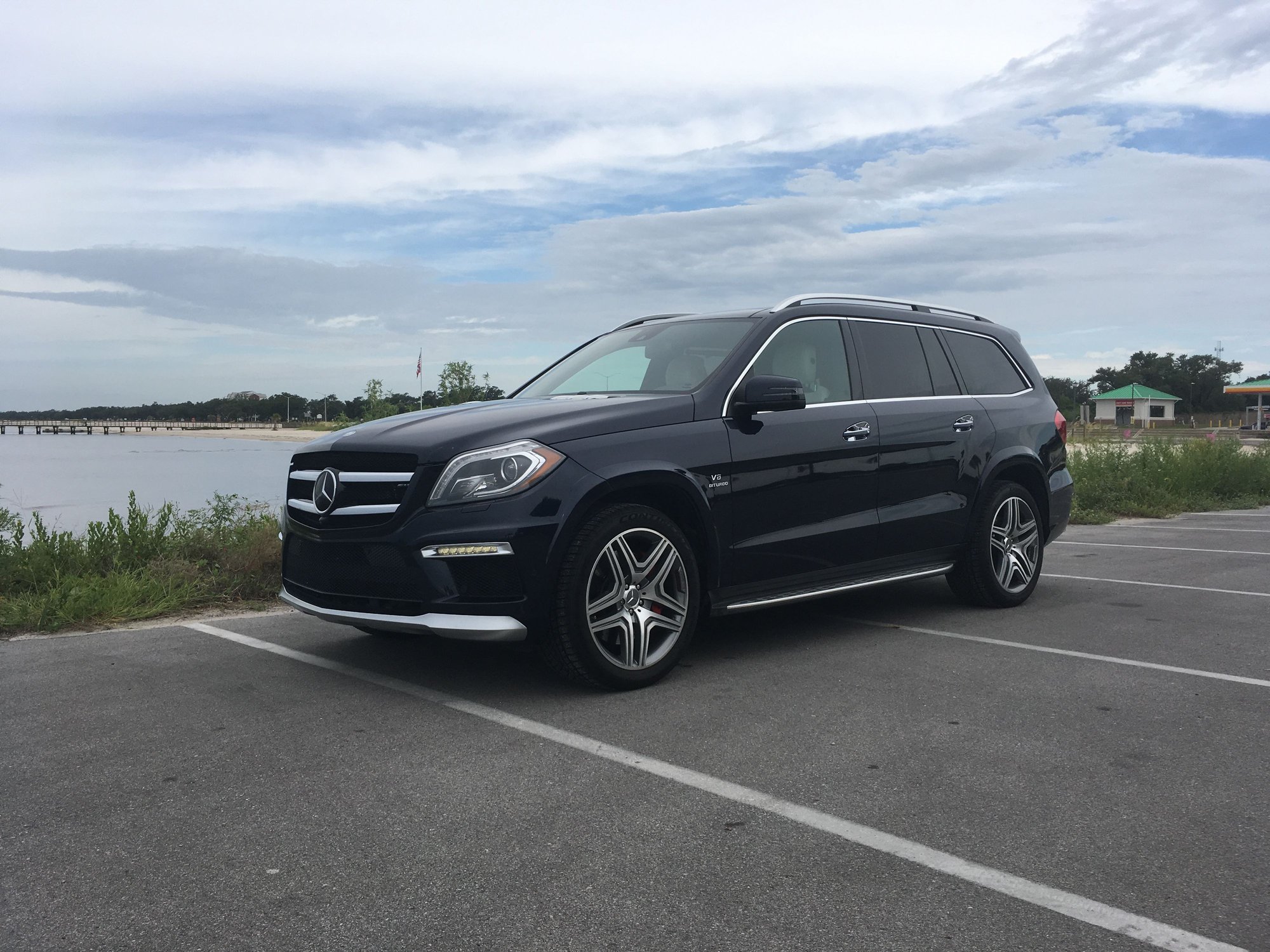 2014 Mercedes-Benz GL63 AMG - 2014 GL63 AMG / Transferable ELW /Cavansite Blue Exterior / Porcelain White Interior - Used - VIN 4JGDF7EE5EA337399 - 73,000 Miles - 8 cyl - AWD - Automatic - SUV - Blue - Long Beach, MS 39560, United States