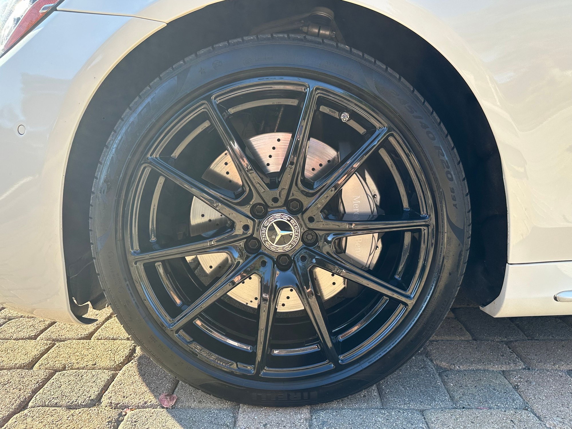 2019 Mercedes-Benz S560 - 2019 Mercedes-Benz S-Class S 560 Sedan 4D - Used - VIN WDDUG8DB2KA483324 - 53,500 Miles - 8 cyl - 2WD - Automatic - Sedan - White - Huntington Beach, CA 92646, United States