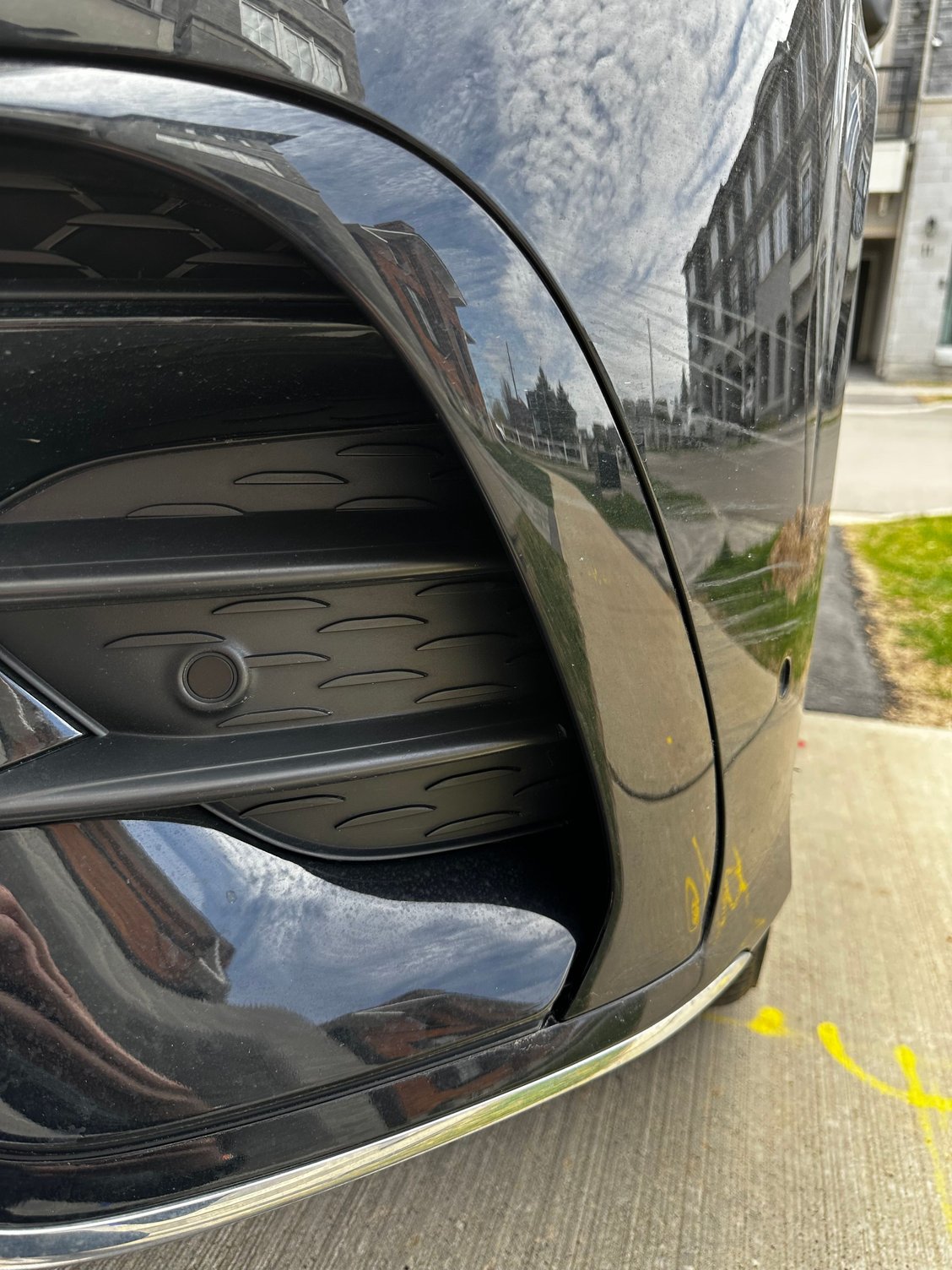 This is the flush insert on the drivers side. 
