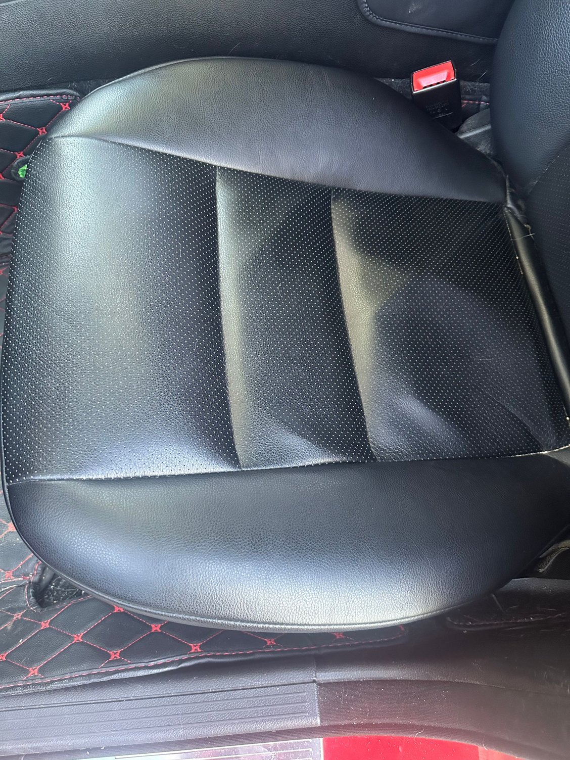This is the driver's seat knock off that I didn't get the creases out from being folded up. But I'm always sitting on it 😁