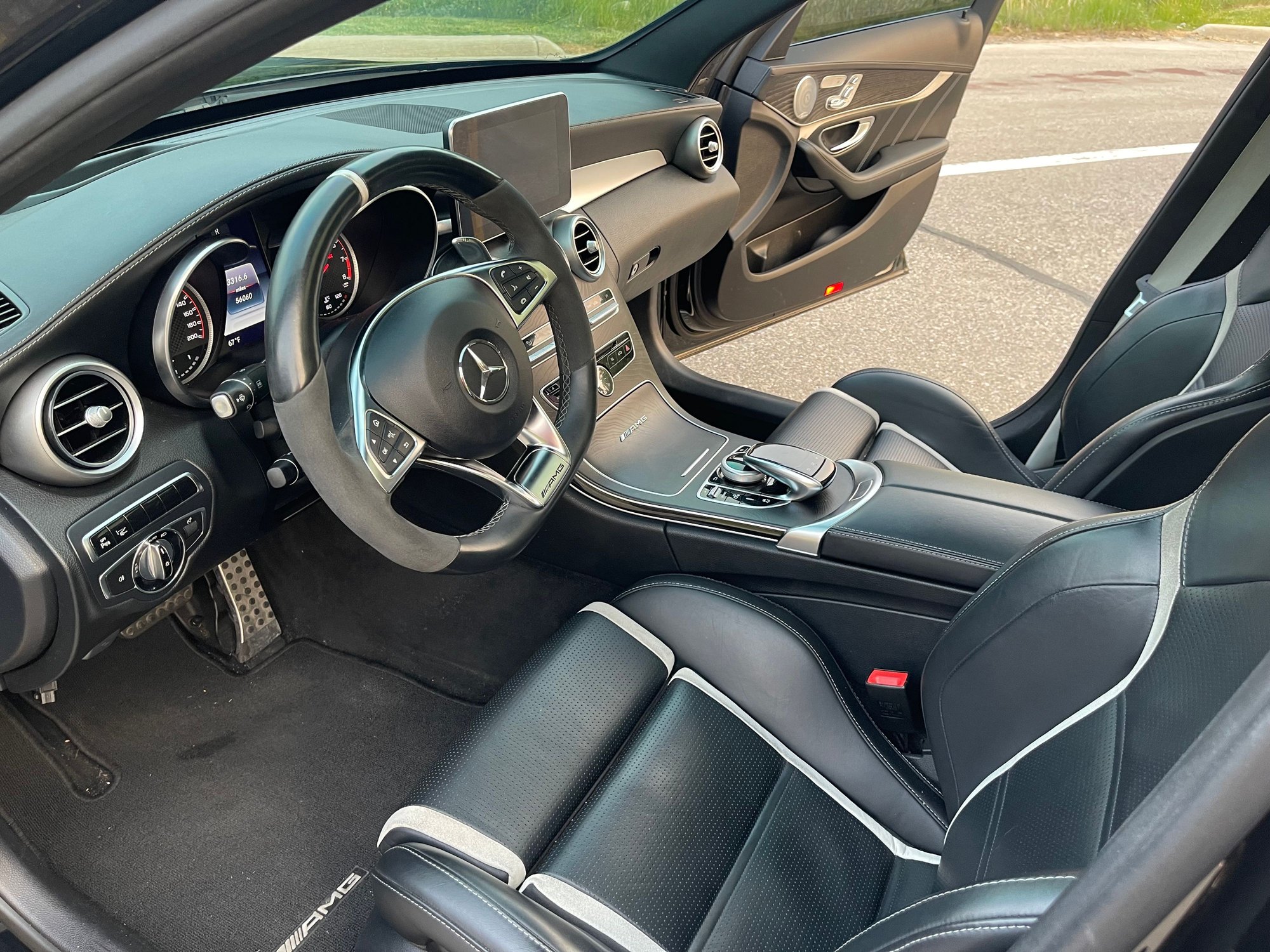 2016 Mercedes-Benz C63 AMG S - 2016 Mercedes benz C63S AMG pure 900 turbos - Used - VIN 55SWF8HB2GU099251 - 56,000 Miles - 8 cyl - Automatic - Sedan - Black - Rochester Hills, MI 48307, United States