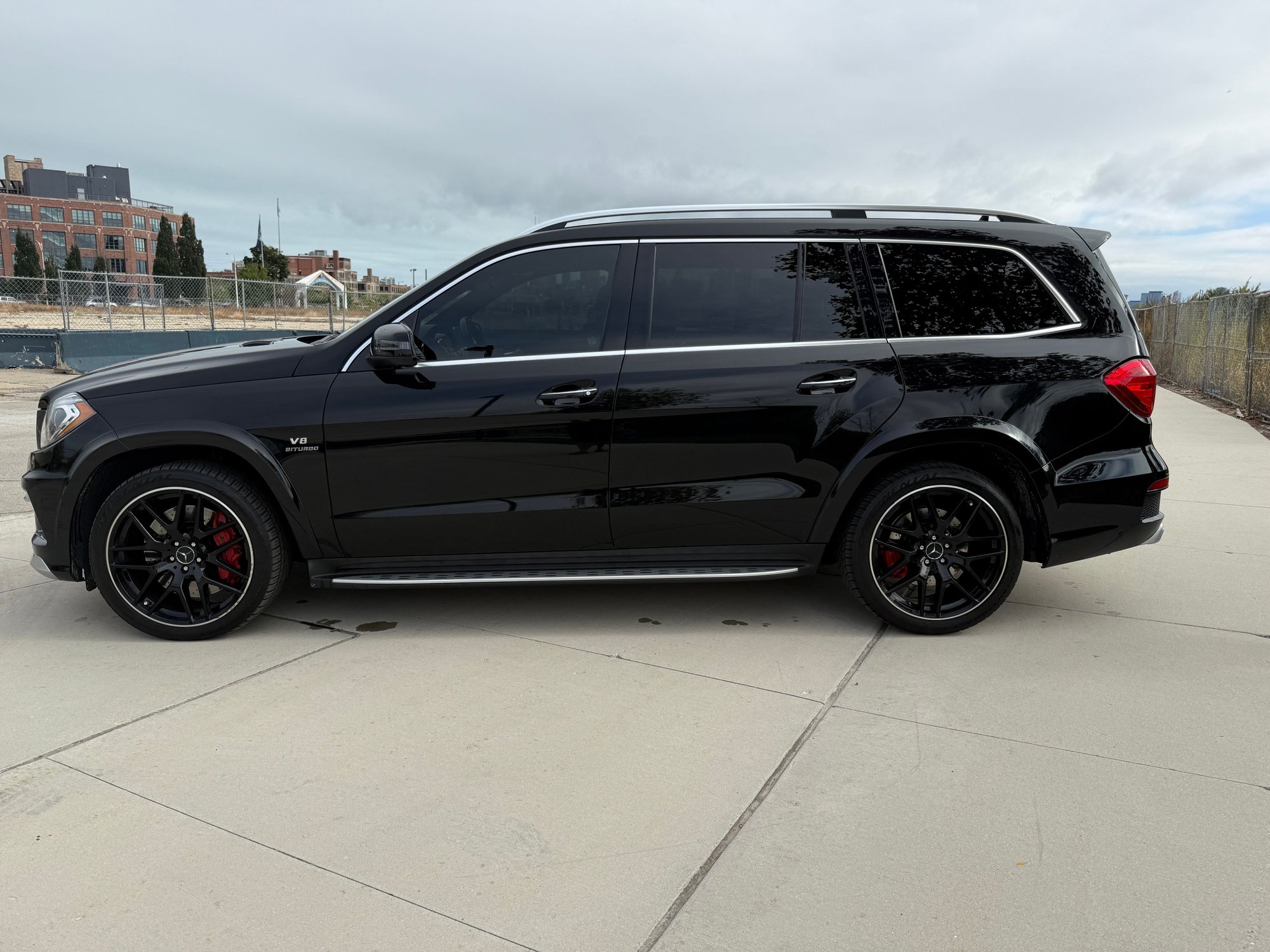 2014 Mercedes-Benz GL63 AMG - 2014 GL63 AMG - 58k miles - Chicago - Above Average - Warranty through 2026 - Used - VIN 4JGDF7EE6EA410957 - 58,400 Miles - 8 cyl - AWD - Automatic - SUV - Black - Chicago, IL 60622, United States