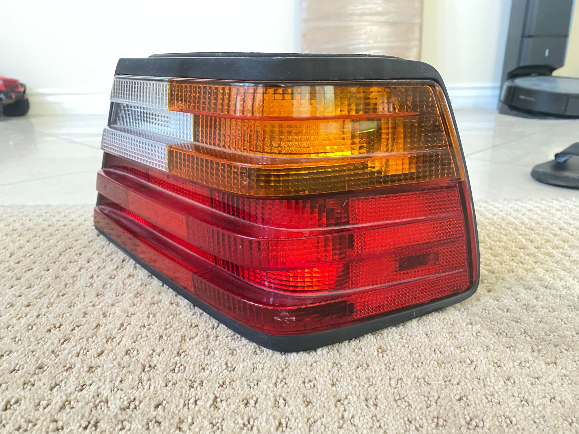 Lights - WTS W124 Original Right Tail Light Assembly - Used - All Years Mercedes-Benz All Models - Buena Park, CA 90621, United States