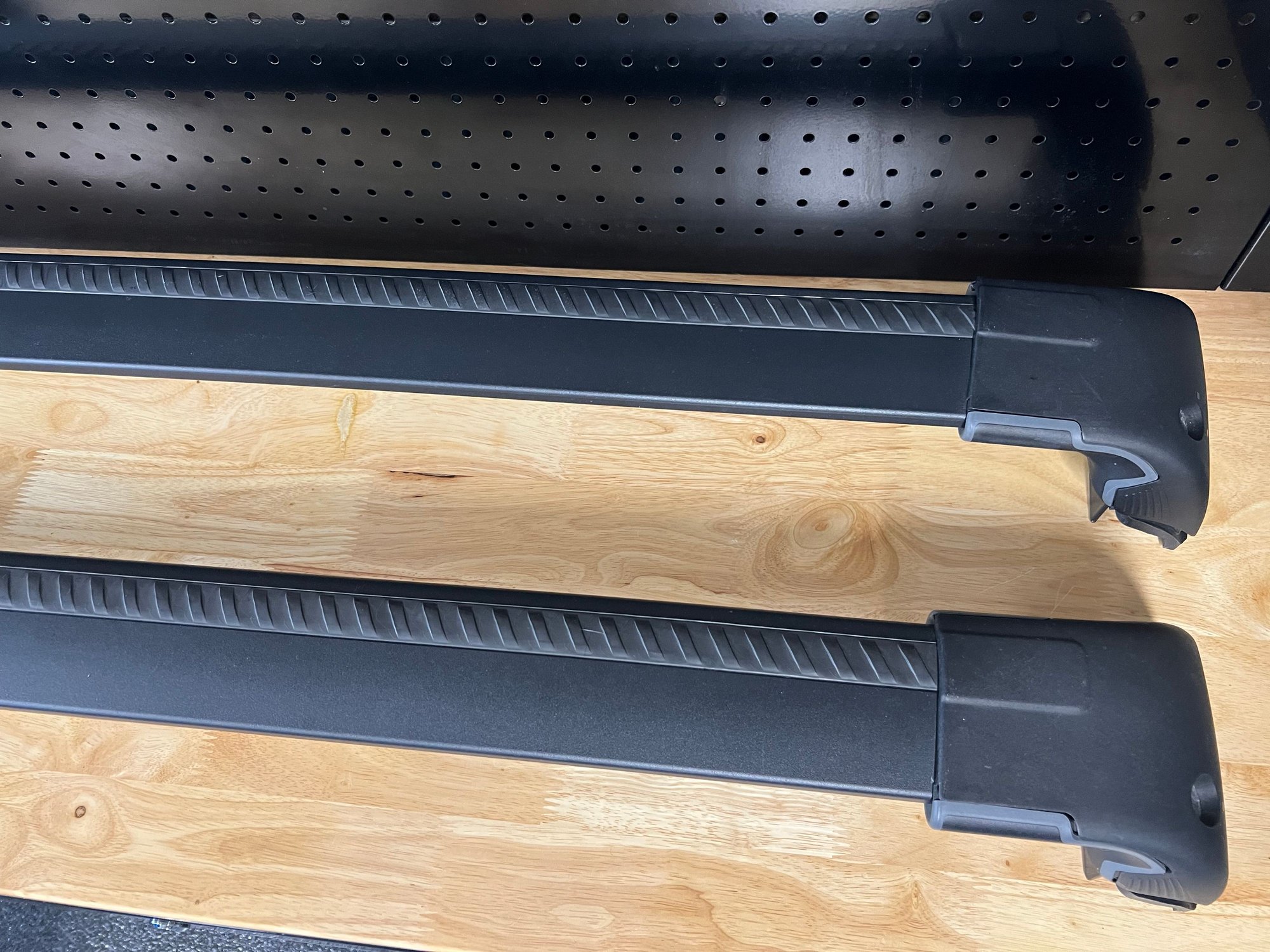 Accessories - Thule AeroBlade Edge 7601B/7602B Roof Bars - Used - 2020 to 2024 Mercedes-Benz GLC63 AMG - San Jose, CA 95119, United States