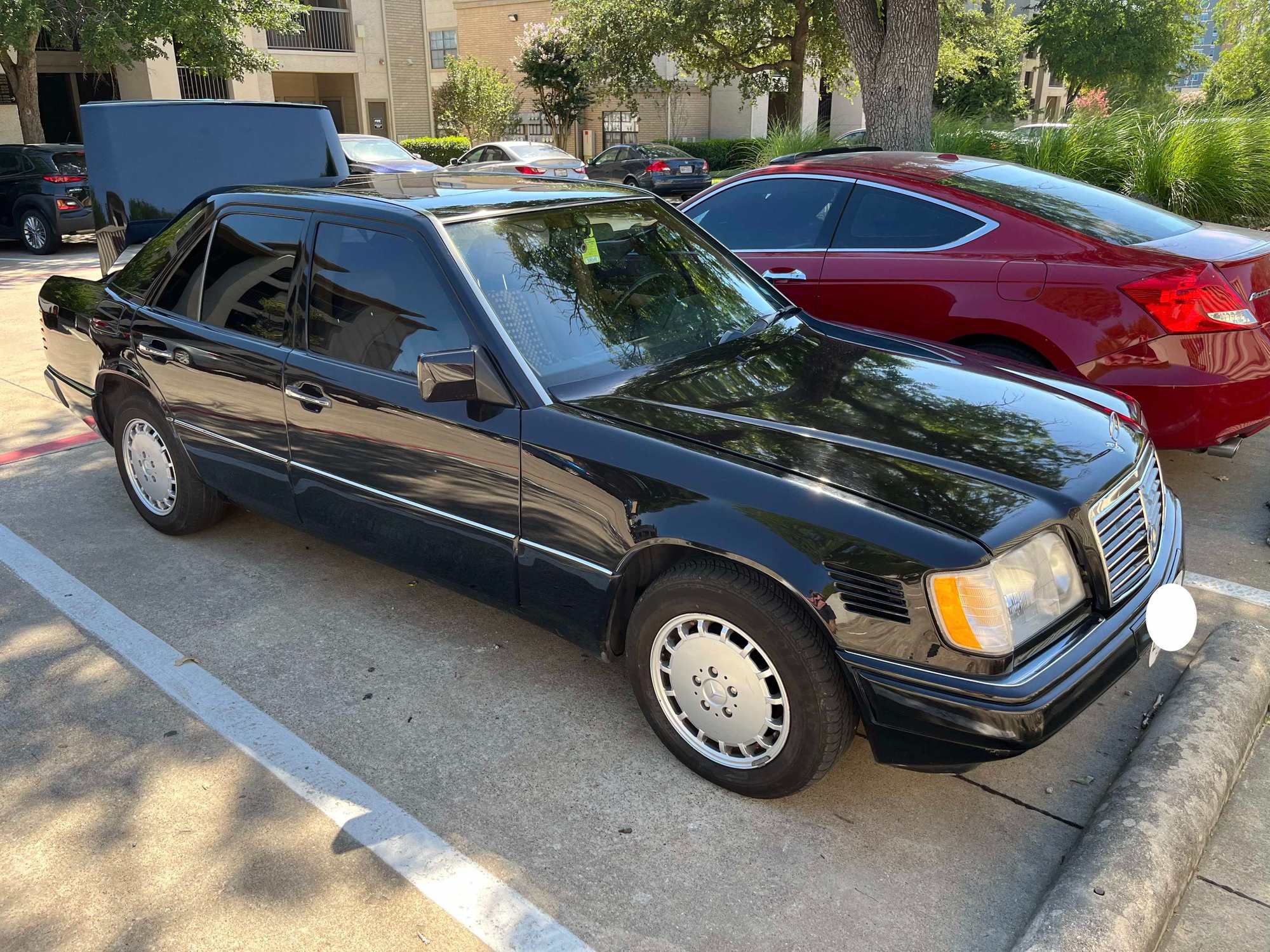 1992 Mercedes-Benz 300D - 1992 Mercedes 300D with OM603 Turbodiesel, lots of maintenance records, Texas - Used - VIN WDBEB28D5NB729401 - 253,000 Miles - 6 cyl - 2WD - Automatic - Sedan - Black - Dallas, TX 75235, United States