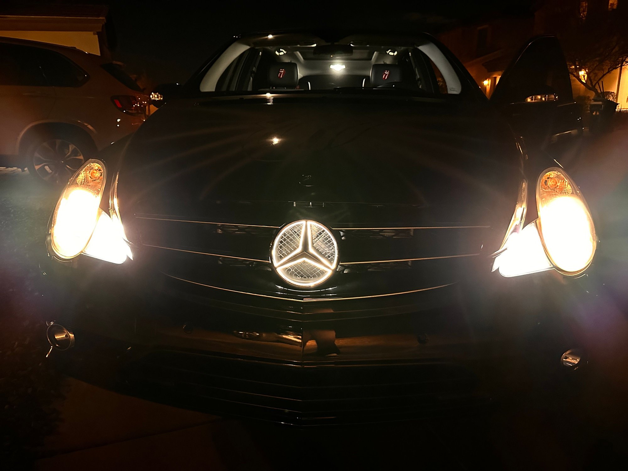 2006 Mercedes-Benz R500 - 2006 Mercedes Benz R500 - Used - VIN 4JGCB75E96A000517 - 42,200 Miles - 8 cyl - Automatic - Las Vegas, NV 89183, United States