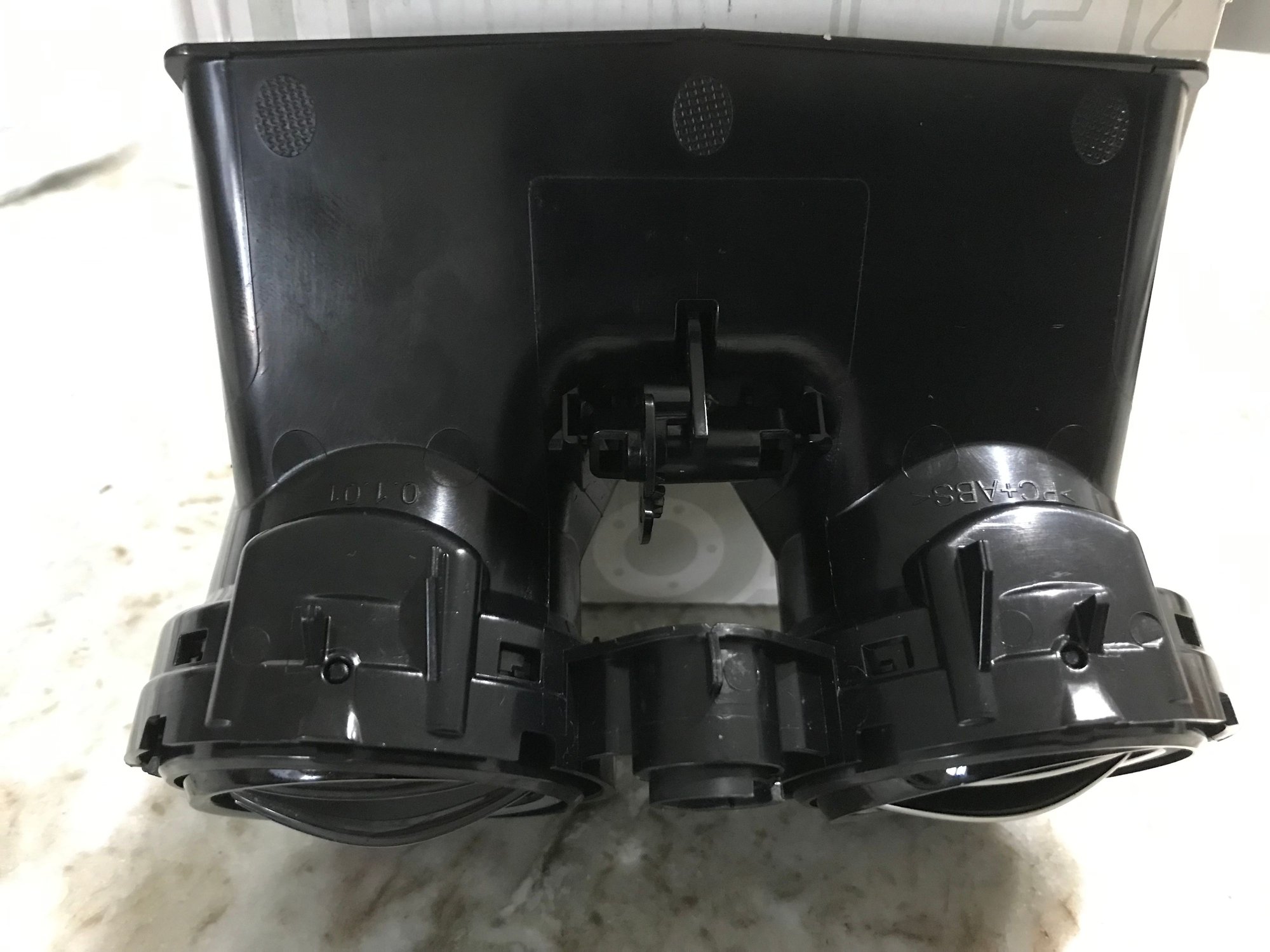 Interior/Upholstery - Rear air vent - Used - 2016 to 2022 Mercedes-Benz GLC-Class - Port Saint Lucie, FL 34952, United States