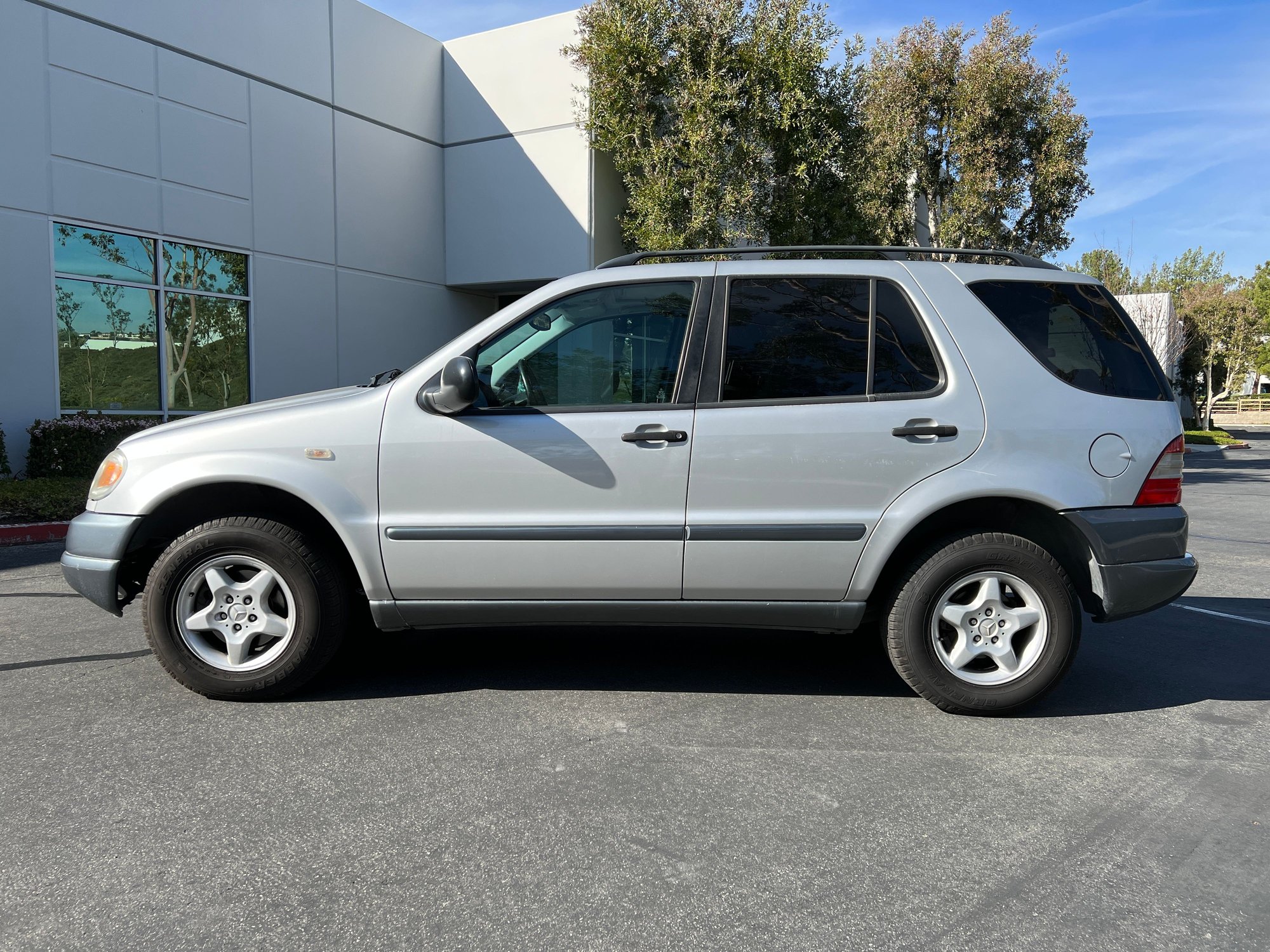 1998 Mercedes-Benz ML320 - 1998 ML320 W163 - Used - VIN 4JGAB54E1WA035629 - 257,572 Miles - 6 cyl - AWD - Automatic - SUV - Silver - San Marcos, CA 92024, United States