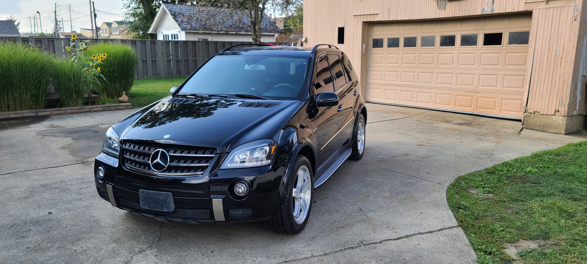 2008 Mercedes-Benz ML63 AMG - Super Clean Low Mileage ML63 AMG - Used - VIN 4JGBB77EX8A356132 - 8 cyl - AWD - Automatic - SUV - Black - Canal Winchester, OH 43110, United States
