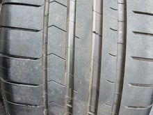 295/30ZR20 Tire