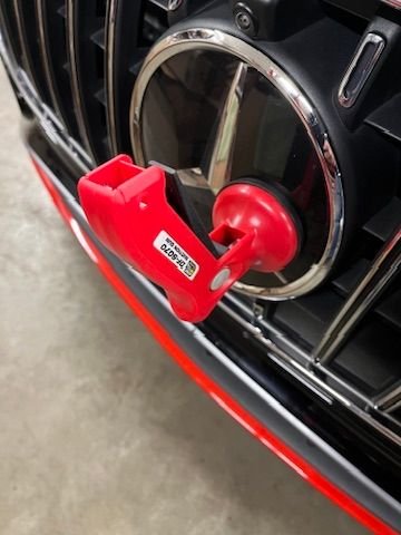 Suction cup tool attached to Distronic star.