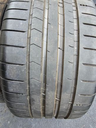 295/30ZR20 Tire