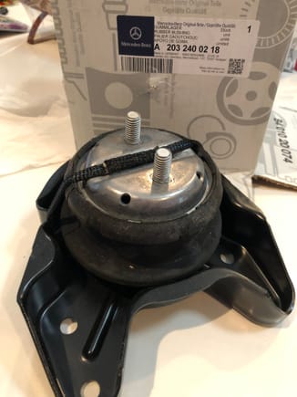 Trans mount for w203 4matic