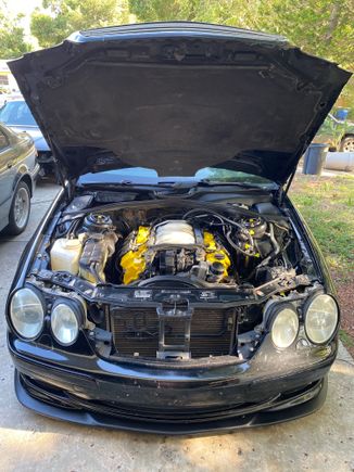 Here’s how the engine bay looks now without the engine covers 