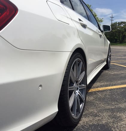 fitment is good. 38ET fr and 52ET rear