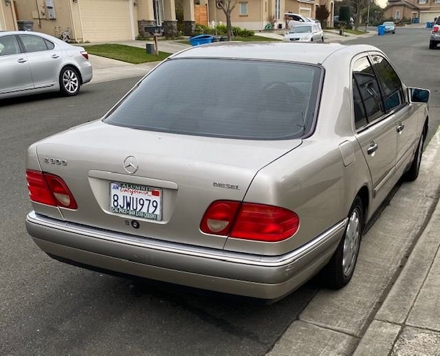 1997 Mercedes-Benz E300 - 1997 Mercedes E300 diesel, great condition, well maintained, west coast car - Used - VIN WDBJF20F4VJ026622 - 195,157 Miles - 6 cyl - 2WD - Automatic - Sedan - Gray - American Canyon, CA 94589, United States