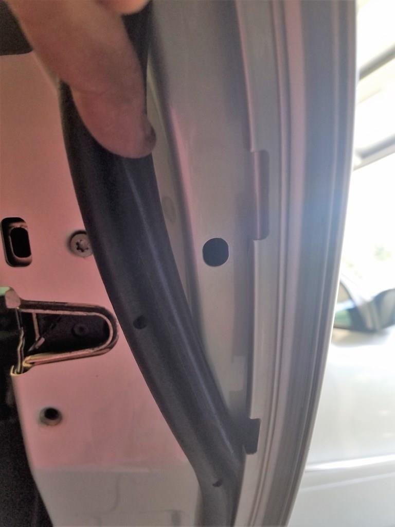 DIY W211 Rear interior door handle will not open the door from the inside Forums