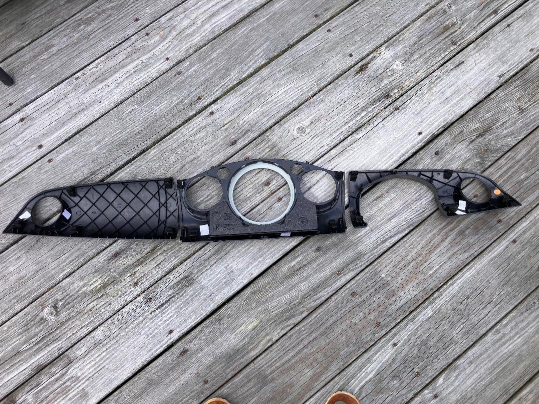 Interior/Upholstery - Like new oem 3 piece dash - Used - 2005 to 2008 Mini R53: "Mk I" Mini Cooper S - Rochester, MA 02739, United States