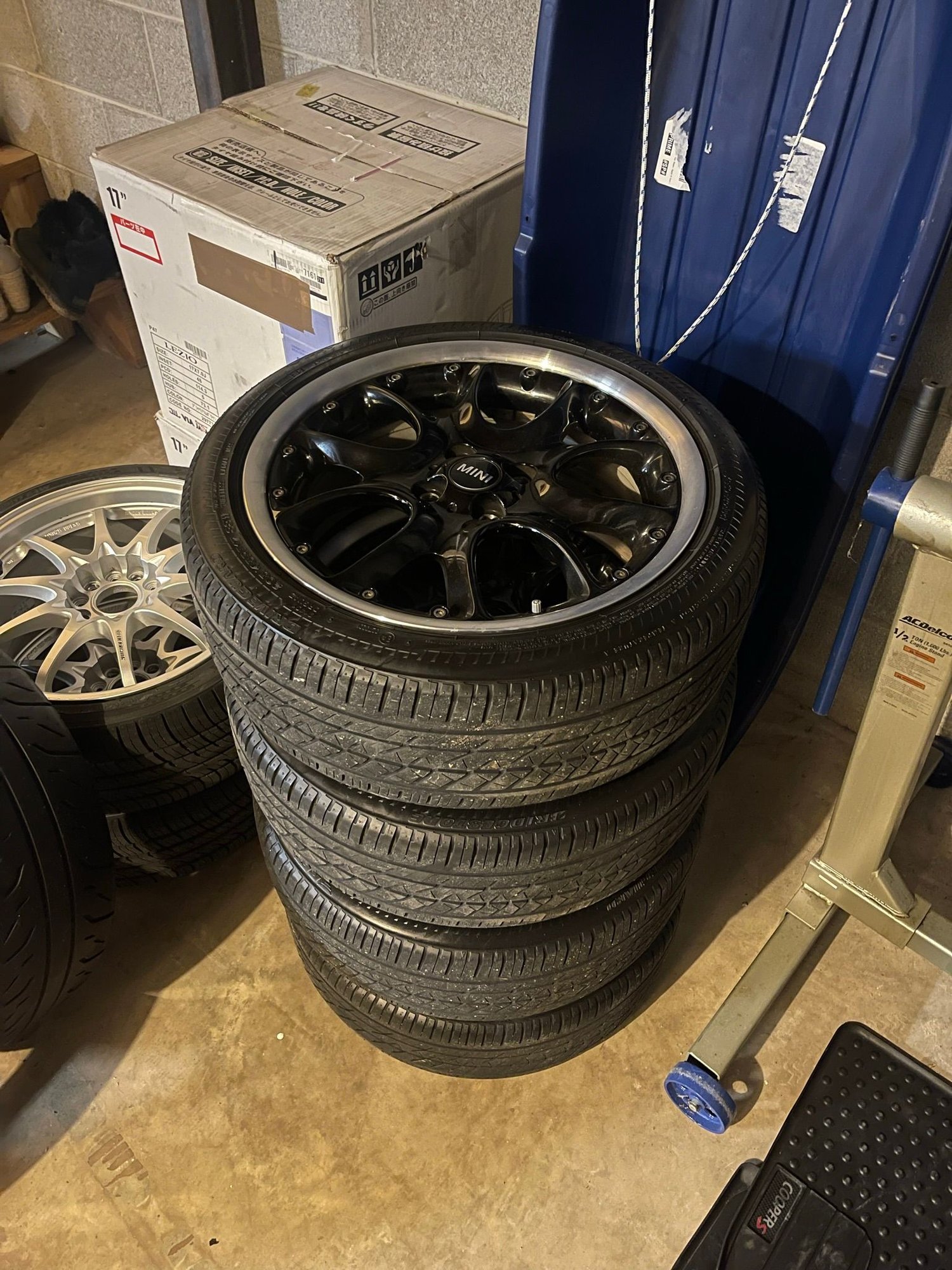 Wheels and Tires/Axles - OEM R56 wheels - Used - 2001 to 2013 Mini R56: "Mk II" Mini Hatch/Hardtop range - Nashville, TN 37027, United States