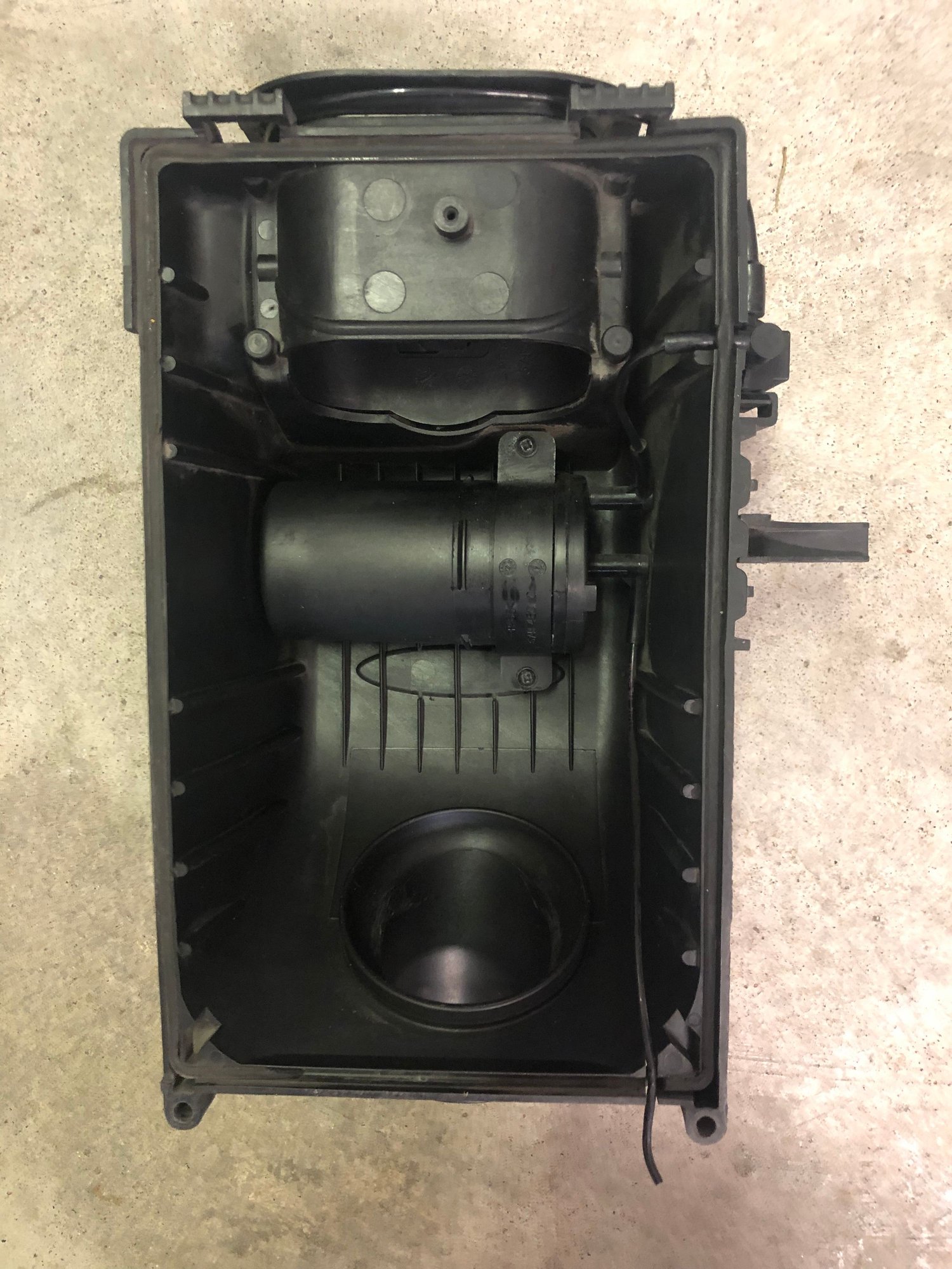 Engine - Intake/Fuel - Mini Cooper S JCW Air Intake Box With Partition 02-08 R53 R52 - Used - 2002 to 2008 Mini Cooper - Austin, TX 78738, United States