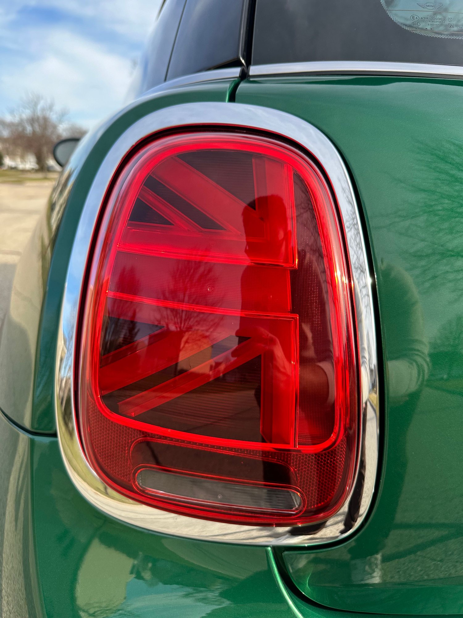 2024 Mini F56: Mini Hatch/Hardtop - 2024 Mini Cooper Hardtop 3-door 6spd - Green on Tan with Low Miles! - Used - VIN WMW33DH08R2U53099 - 12,900 Miles - 3 cyl - 2WD - Manual - Hatchback - Other - Madison, WI 53705, United States