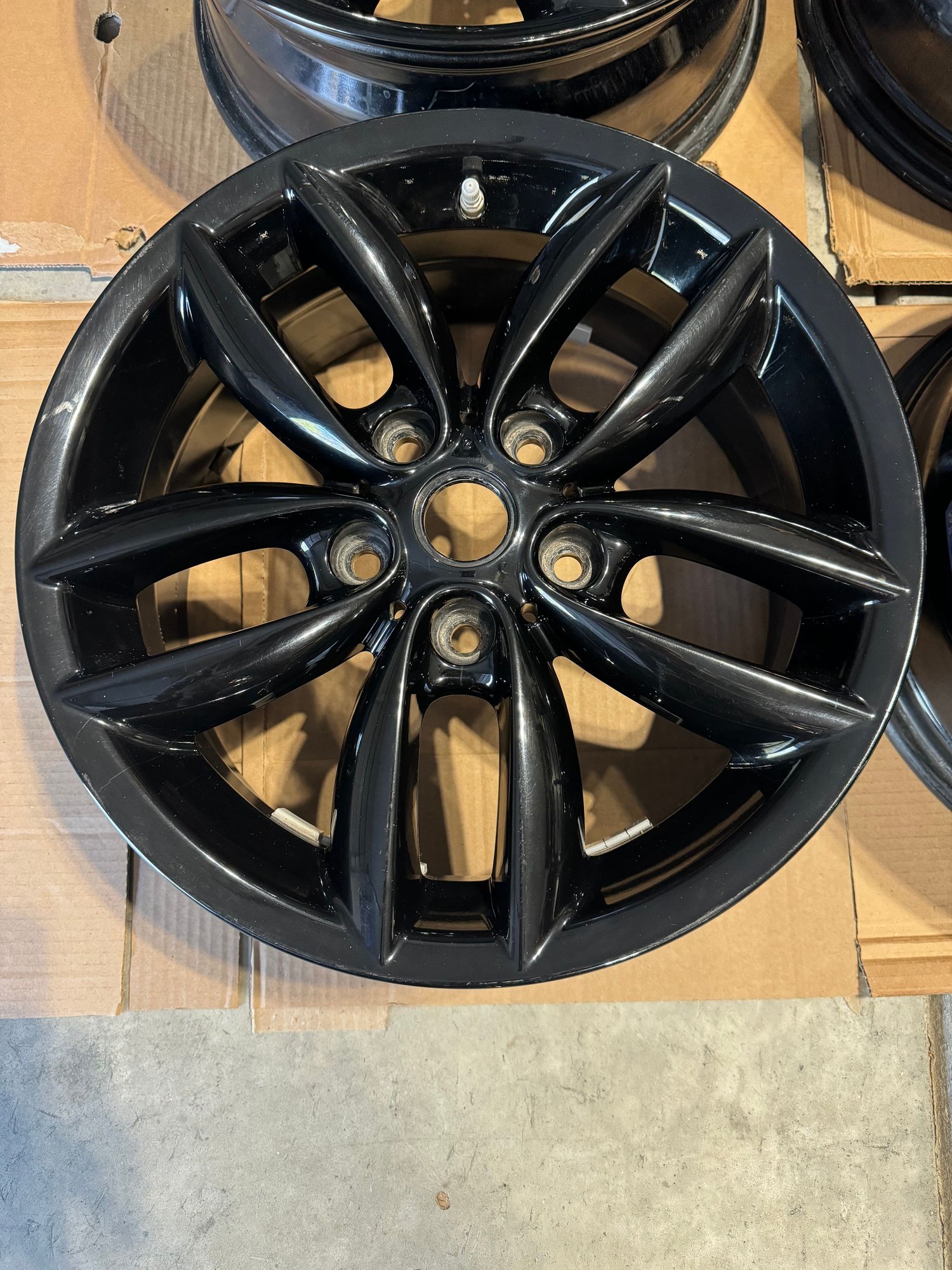 Wheels and Tires/Axles - R124 Double Spoke Wheels Black - Used - 2011 to 2016 Mini Countryman - Savannah, GA 31406, United States