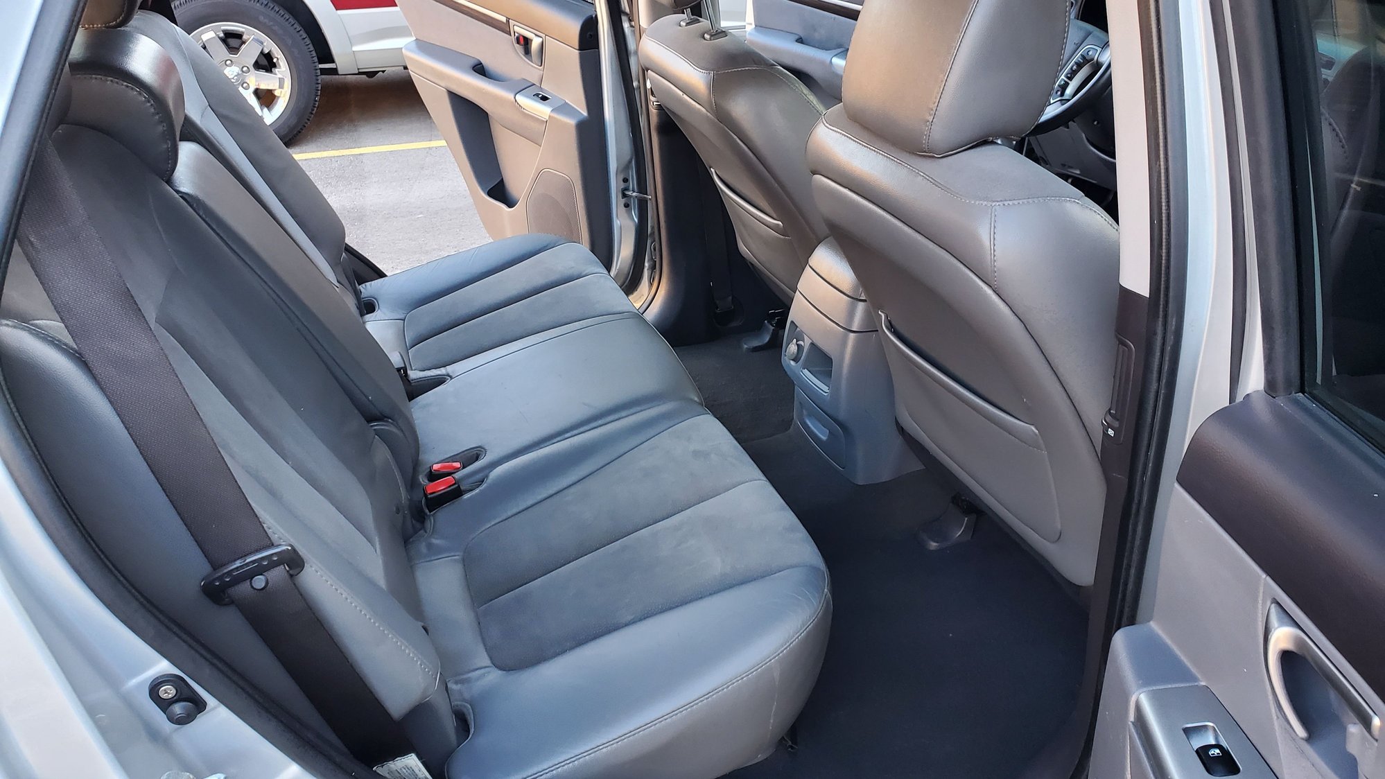 Miscellaneous - 2010 Hyundai Sante fe .... possible trade for r56 - Used - 0  All Models - Oakcreek, WI 53154, United States