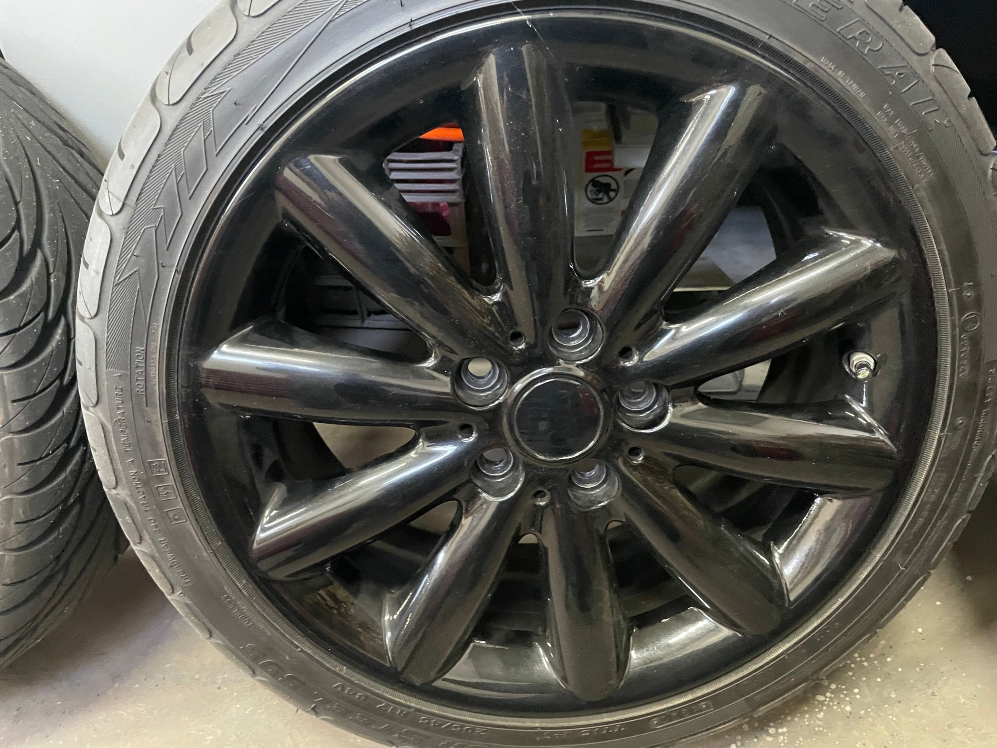 Wheels and Tires/Axles - Gloss Black Cosmos 17” - Used - 2015 to 2023 Mini F56: Mini Hatch/Hardtop - Paramus, NJ 07652, United States