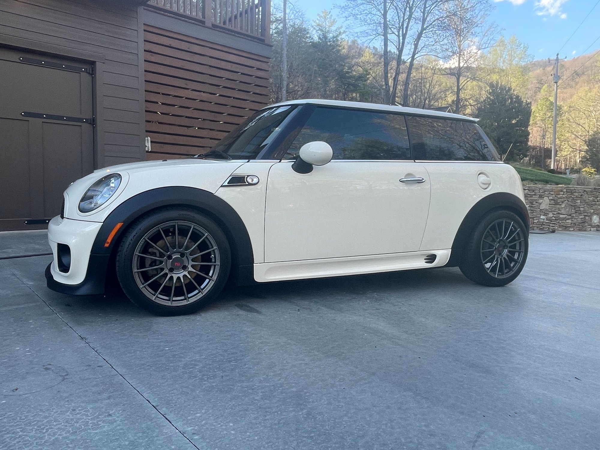 2013 Mini R56: "Mk II" Mini Hatch/Hardtop range - 2013 Mini Cooper S - Used - VIN WMWSV3C53DT475680 - 34,500 Miles - Manual - Marietta, SC 29661, United States