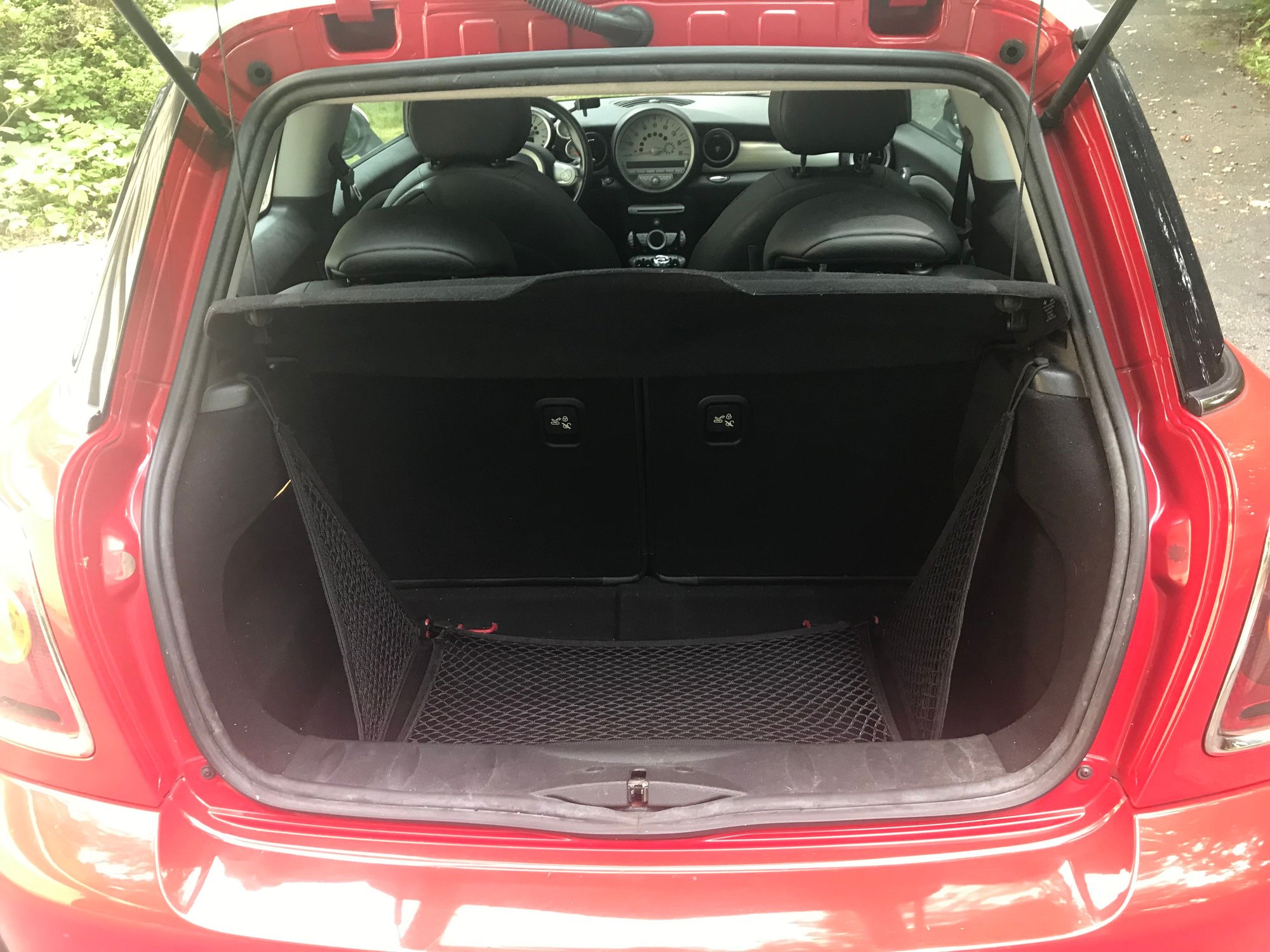 2009 Mini R56: "Mk II" Mini Hatch/Hardtop range - 2009 MINI Cooper S: Looks good, drives well, needs some TLC. - Used - VIN WMWMF73509TT95564 - 150,000 Miles - 4 cyl - 2WD - Manual - Hatchback - Red - Fallston, MD 21047, United States