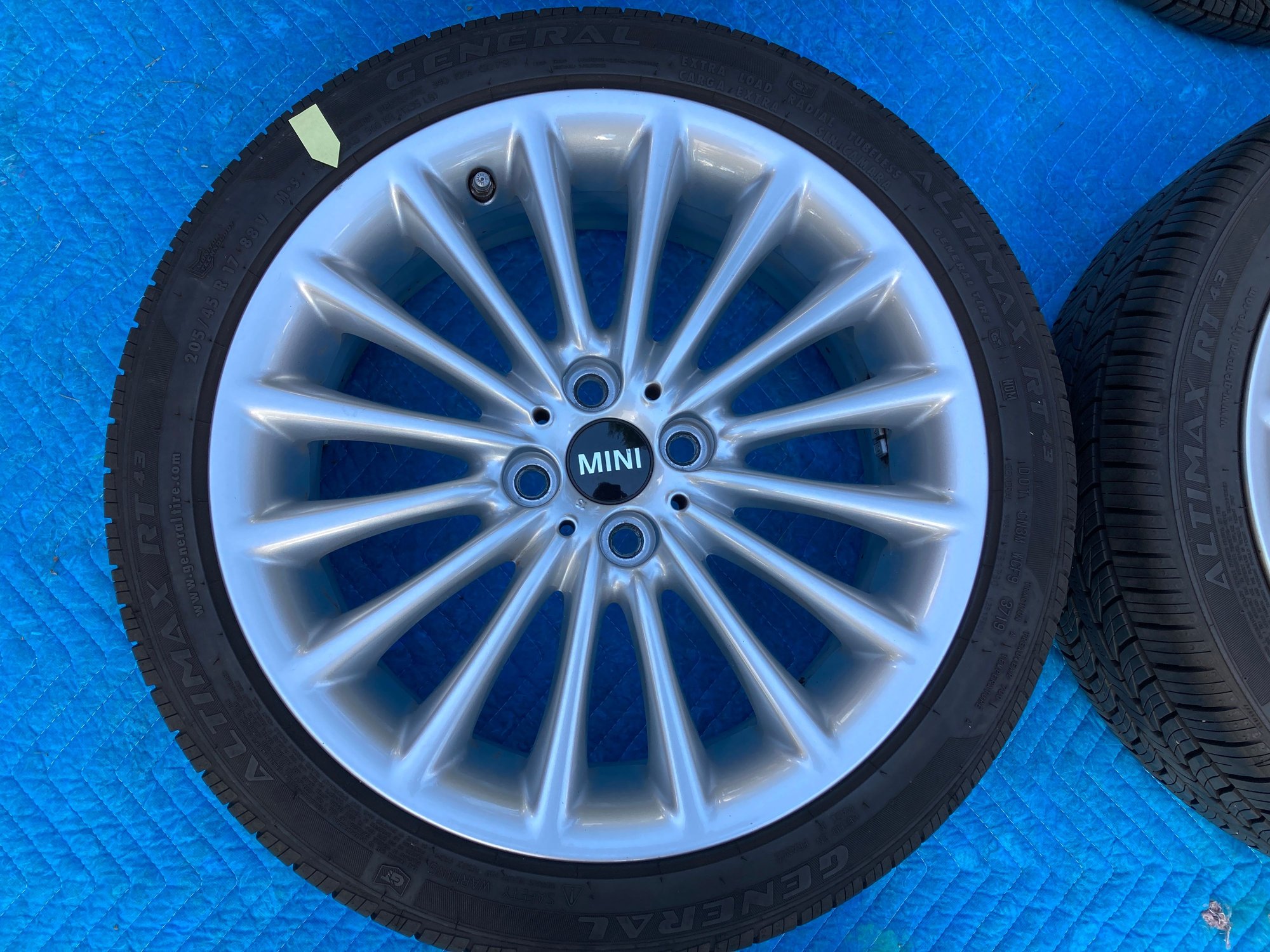 Wheels and Tires/Axles - A Real Sweet Deal on OEM Wheels and Tires! - Used - 2007 to 2014 Mini R55: "Mk II" Mini Clubman - Bolton, MA 01740, United States