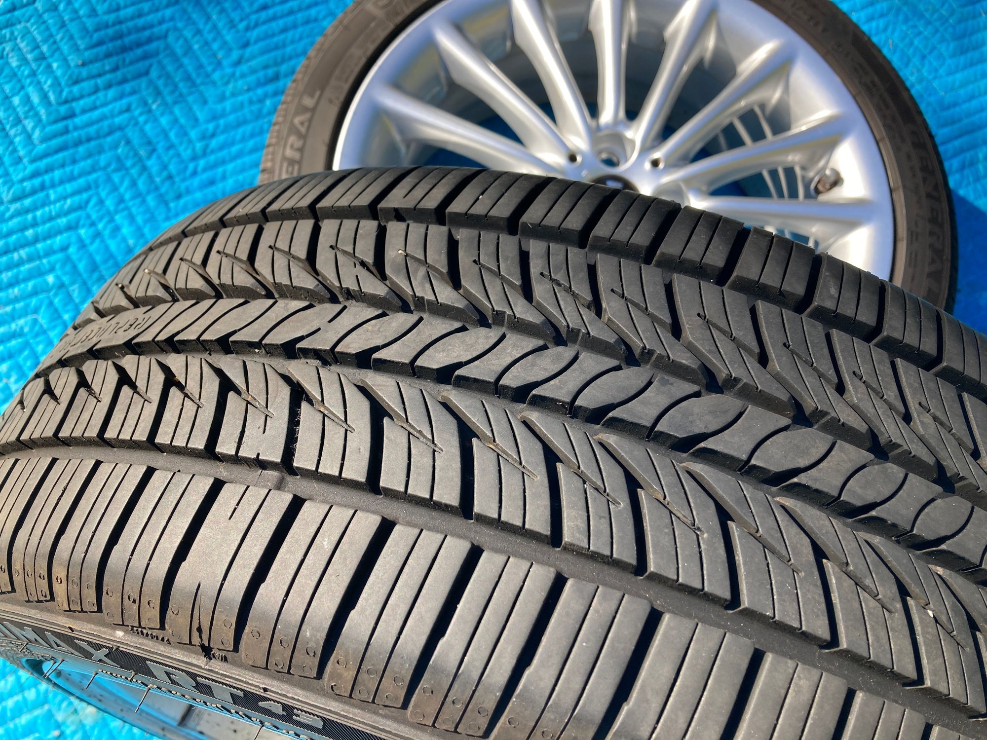 Wheels and Tires/Axles - A Real Sweet Deal on OEM Wheels and Tires! - Used - 2007 to 2014 Mini R55: "Mk II" Mini Clubman - Bolton, MA 01740, United States