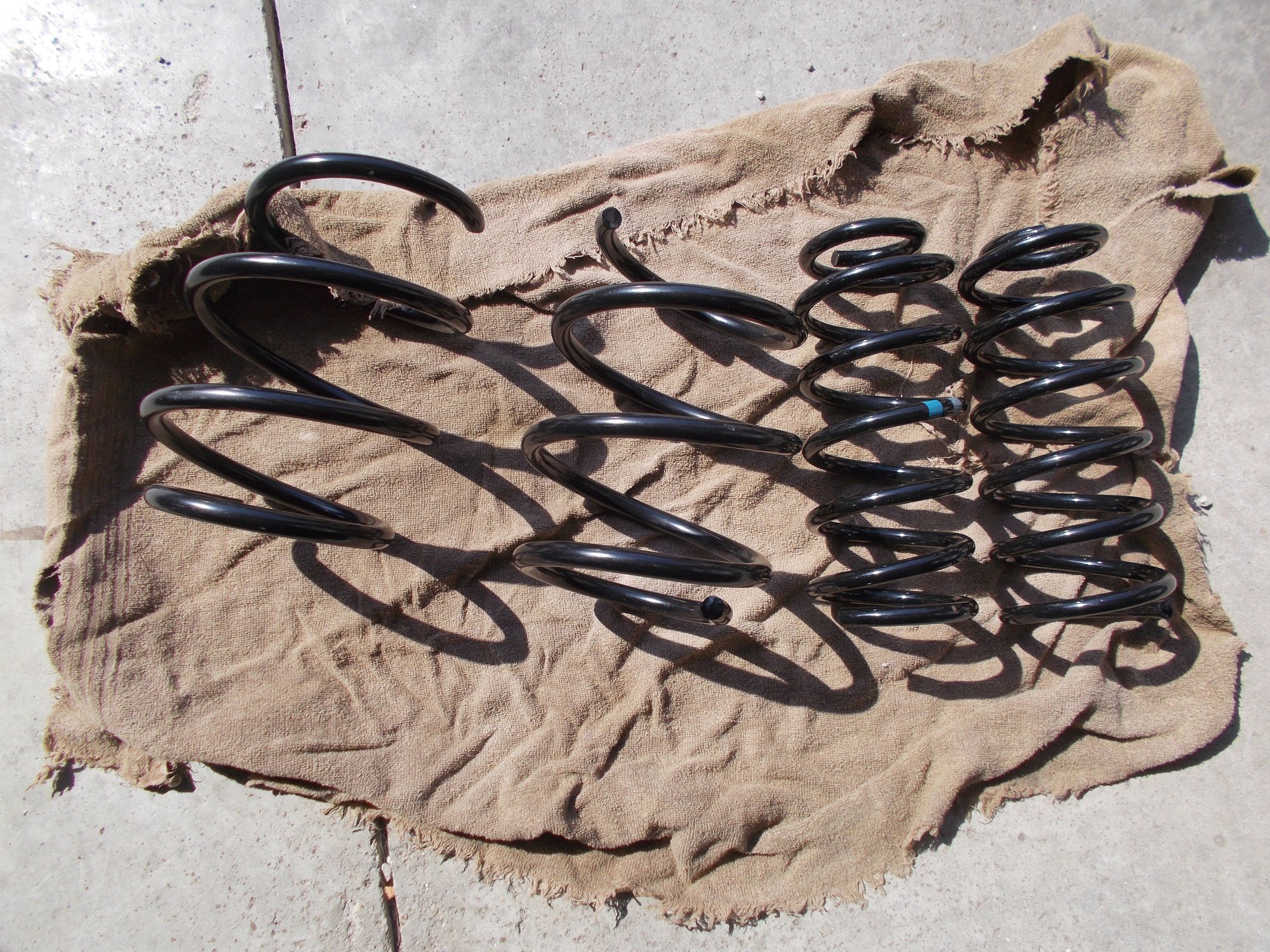 Steering/Suspension - Gen 1 non-JCW Springs R50 R52 R53. 100 miles use. - Used - 2005 to 2006 Mini R53: "Mk I" Mini Cooper S - Bryan, OH 43506, United States