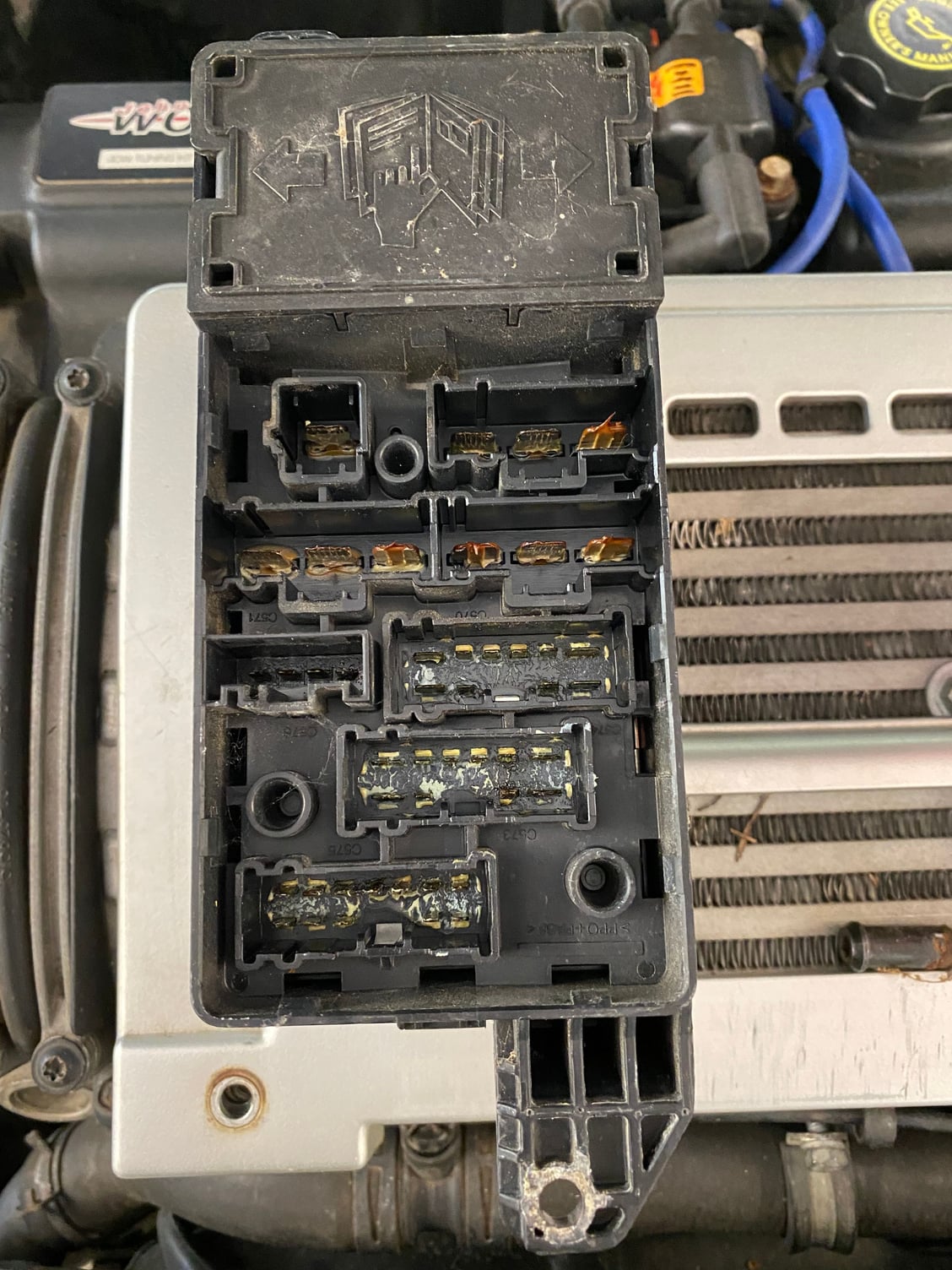 Engine bay fuse box connections? - North American Motoring