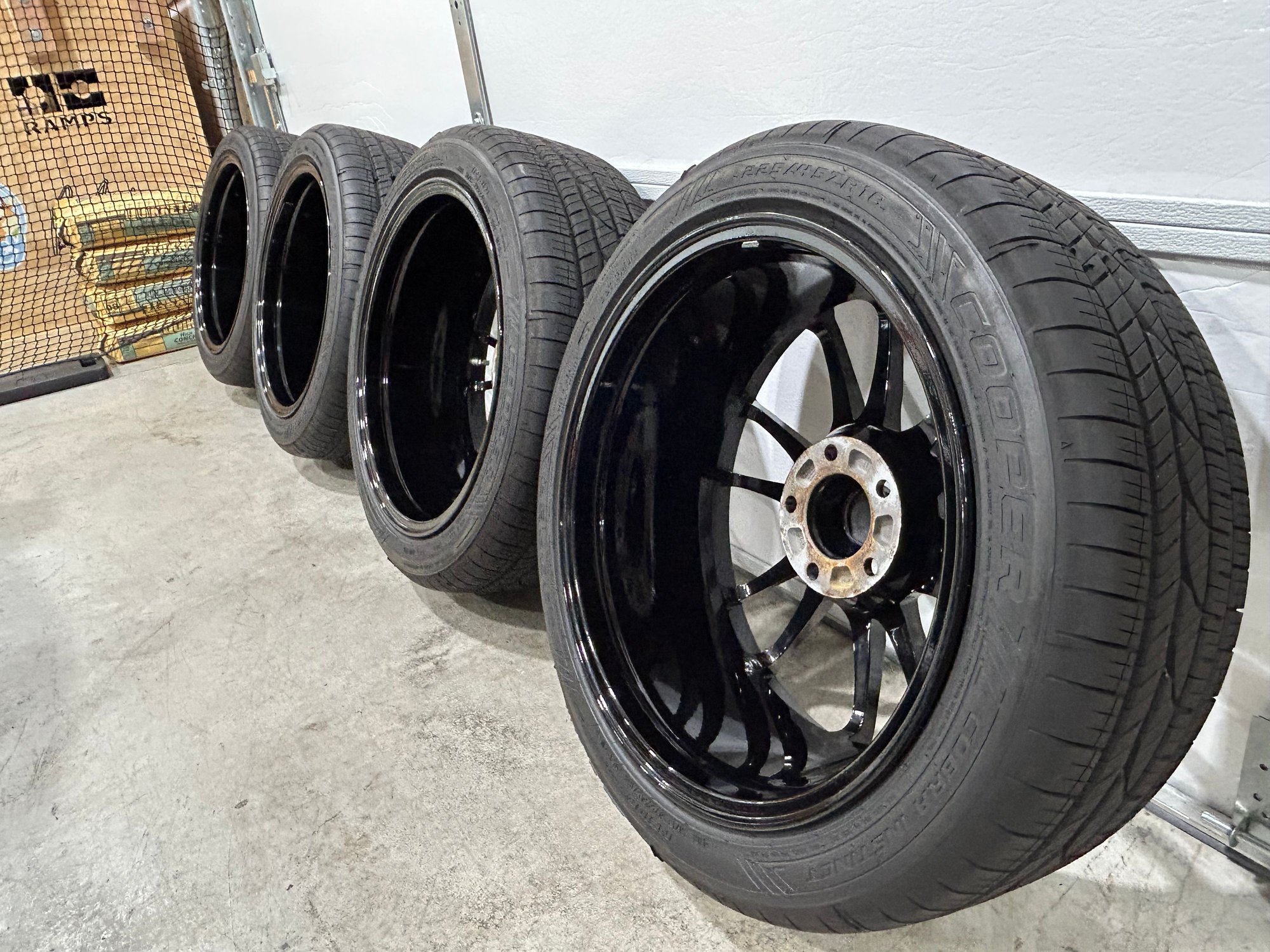 Wheels and Tires/Axles - R60 R61 - 18x8 OZ Ultraleggera Wheels w/ Nearly New Tires - Used - All Years  All Models - Palmerton, PA 18071, United States