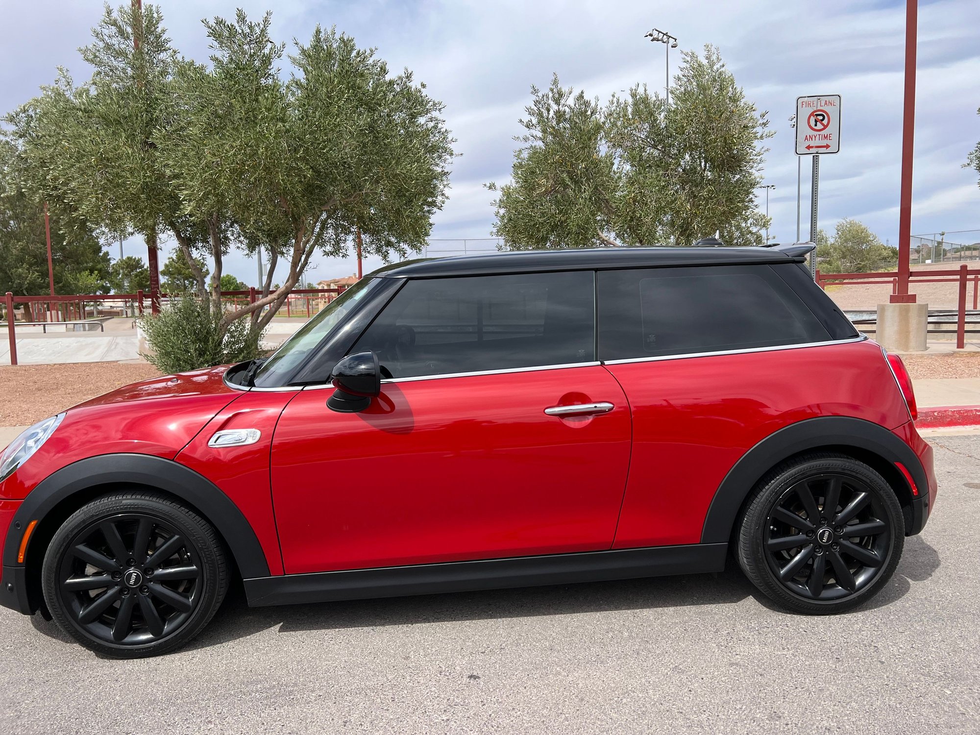 2015 Mini F56: Mini Hatch/Hardtop - 2015 F56 S all options low miles one owner - Used - VIN wmwxp7c5xft740282 - 62,000 Miles - 4 cyl - 2WD - Automatic - Hatchback - Red - Henderson, NV 89015, United States