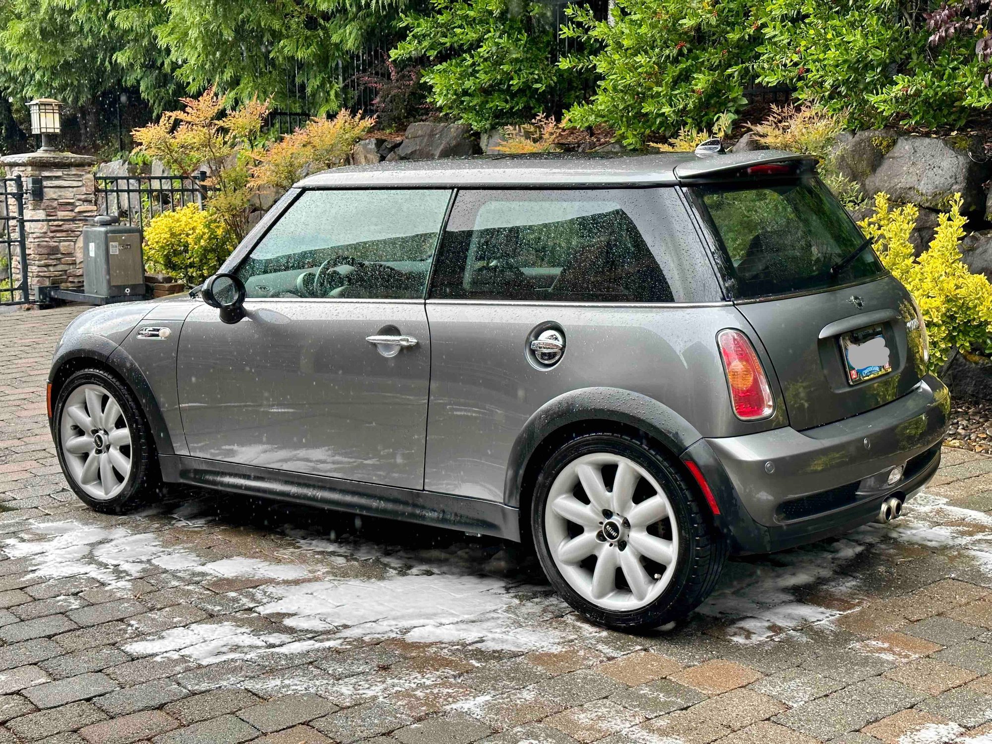 2004 Mini R53: "Mk I" Mini Cooper S - 2004 MINI Cooper S - Loaded, only 81.5k miles, great condition, stock, extras! - Used - VIN WMWRE33494TD82199 - 81,450 Miles - 4 cyl - 2WD - Manual - Coupe - Silver - Portland, OR 97229, United States