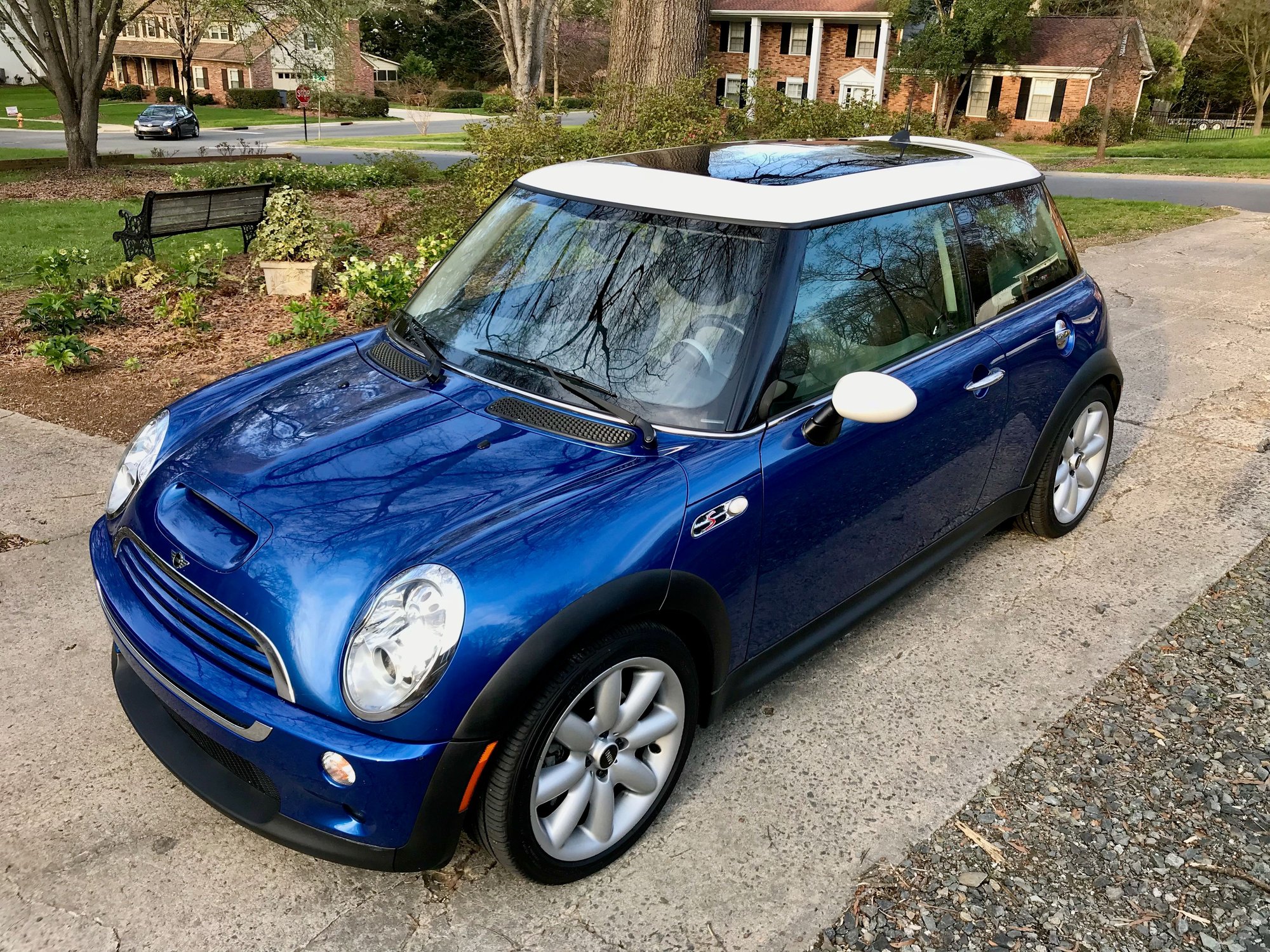 2005 Mini R53: "Mk I" Mini Cooper S - FOR SALE - 2005 r53 manual 79K miles - Charlotte NC - $6900 - Used - VIN WMWRE335X5TL12265 - 79,524 Miles - 4 cyl - 2WD - Manual - Coupe - Blue - Charlotte, NC 28226, United States