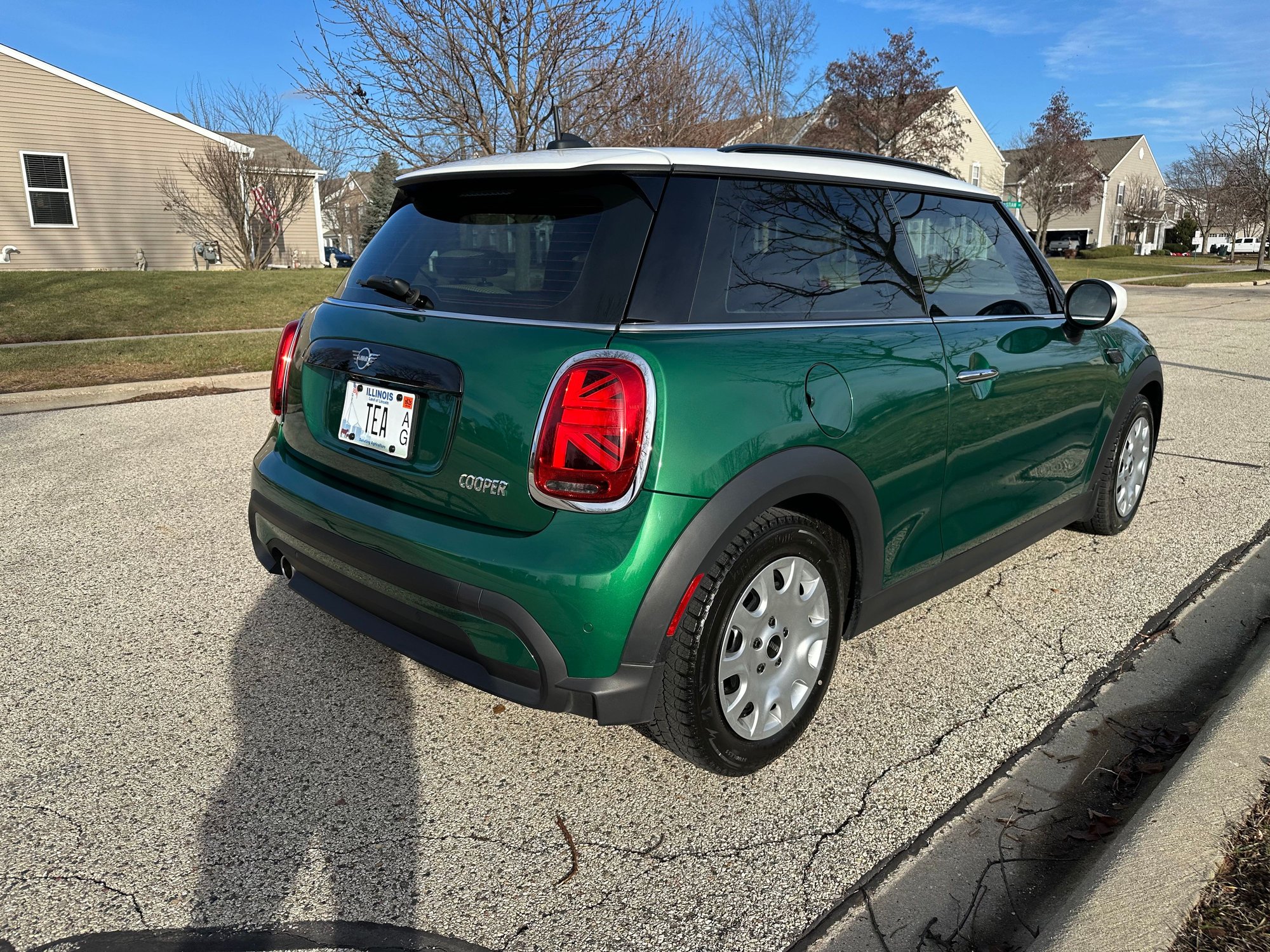 2024 Mini F56: Mini Hatch/Hardtop - 2024 Mini Cooper Hardtop 3-door 6spd - Green on Tan with Low Miles! - Used - VIN WMW33DH08R2U53099 - 12,900 Miles - 3 cyl - 2WD - Manual - Hatchback - Other - Madison, WI 53705, United States